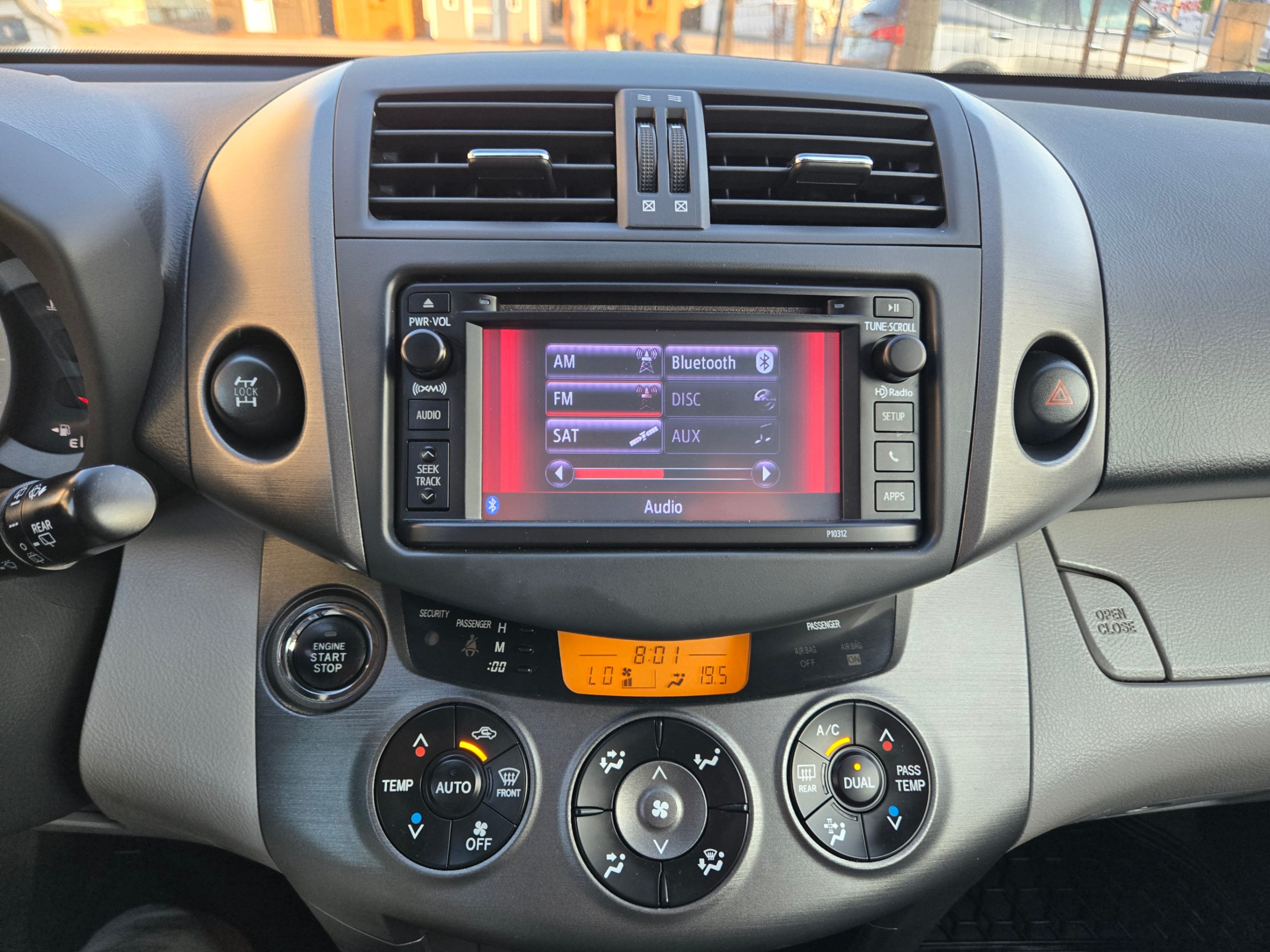 /hunsbroauto/2012-Toyota-RAV4-9661617306883967.jpg