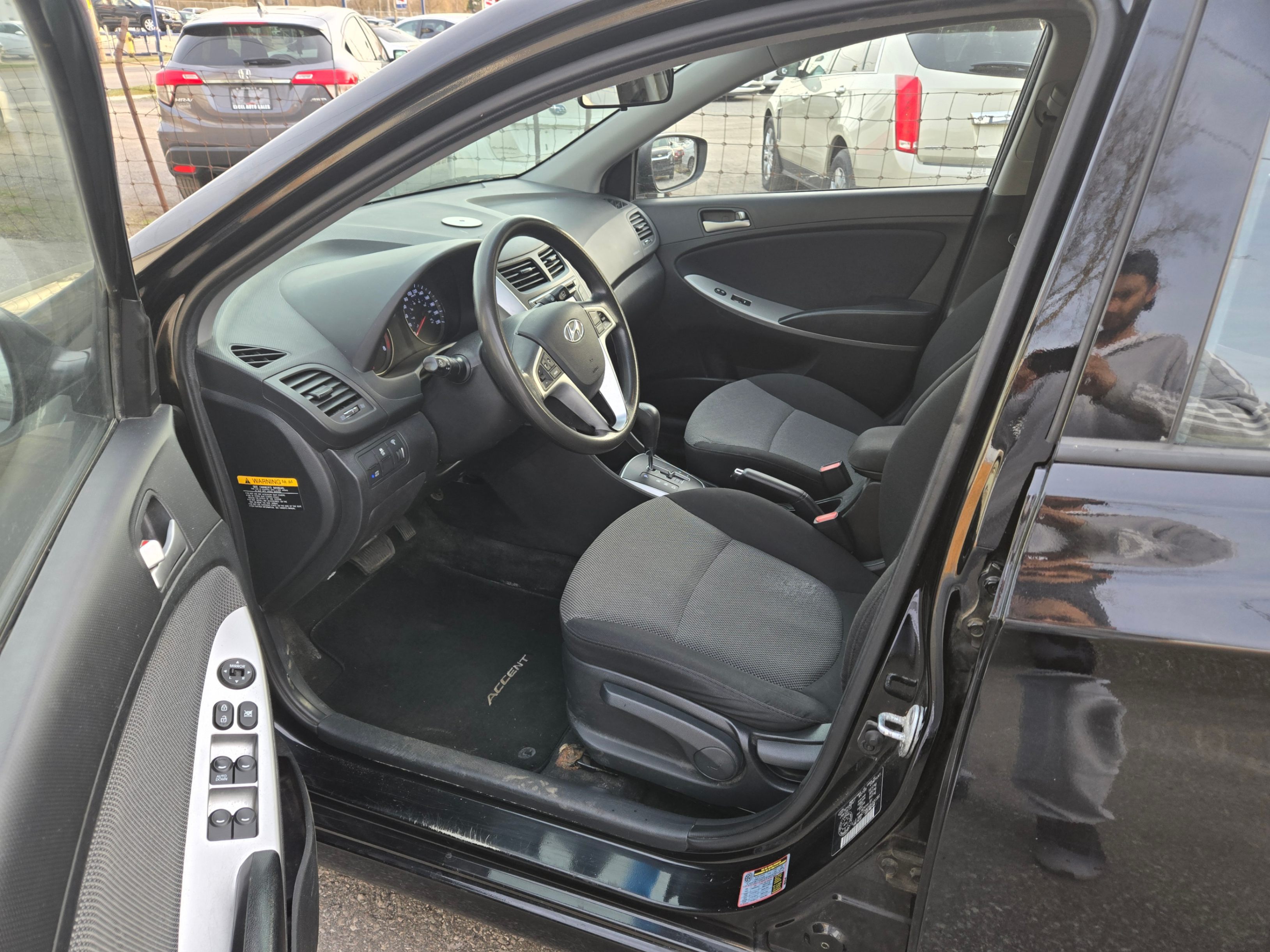/hunsbroauto/2013-Hyundai-Accent-8945828610923117.jpg
