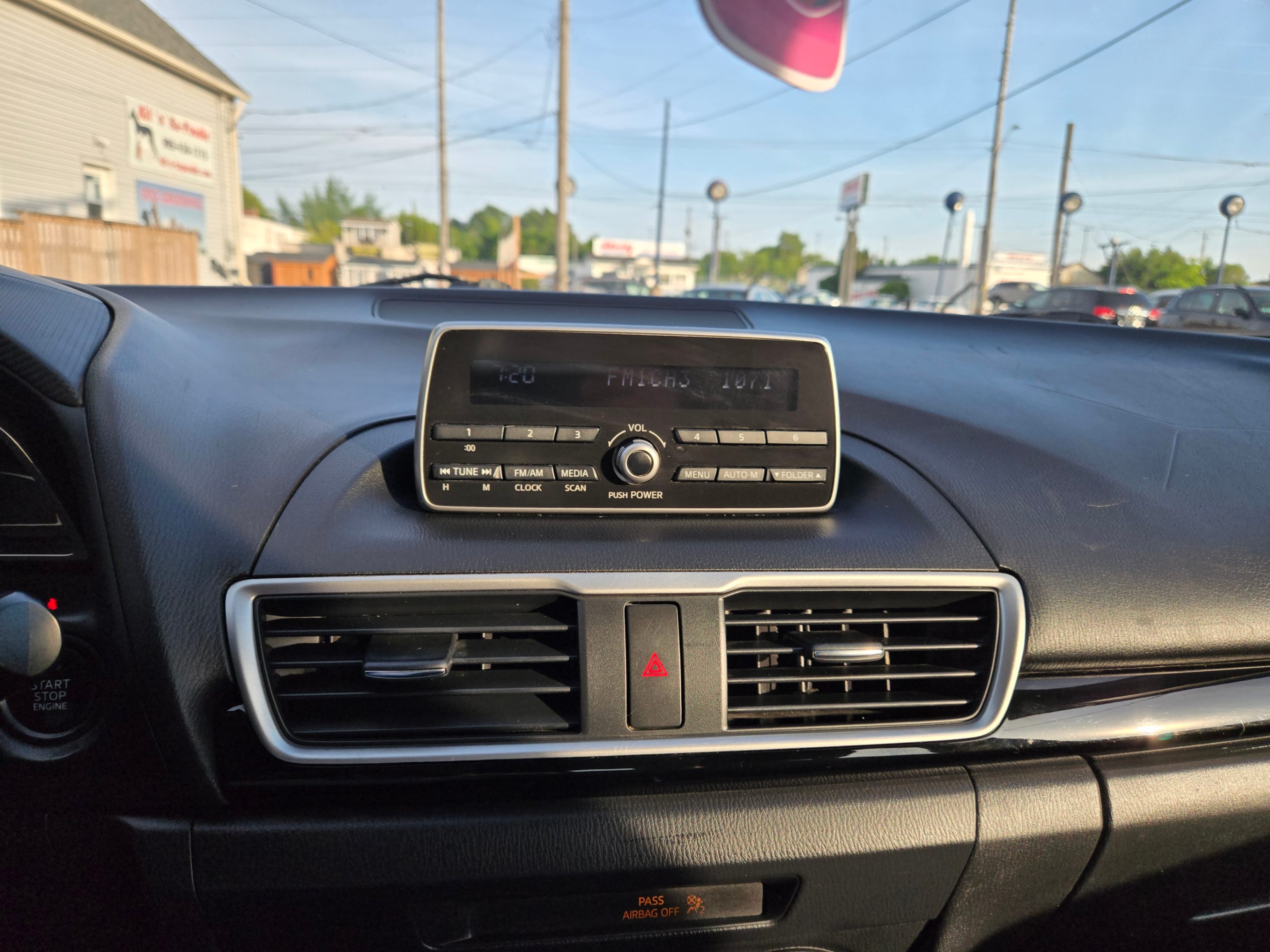 /hunsbroauto/2014-Mazda-Mazda3-08909275441303732.jpg