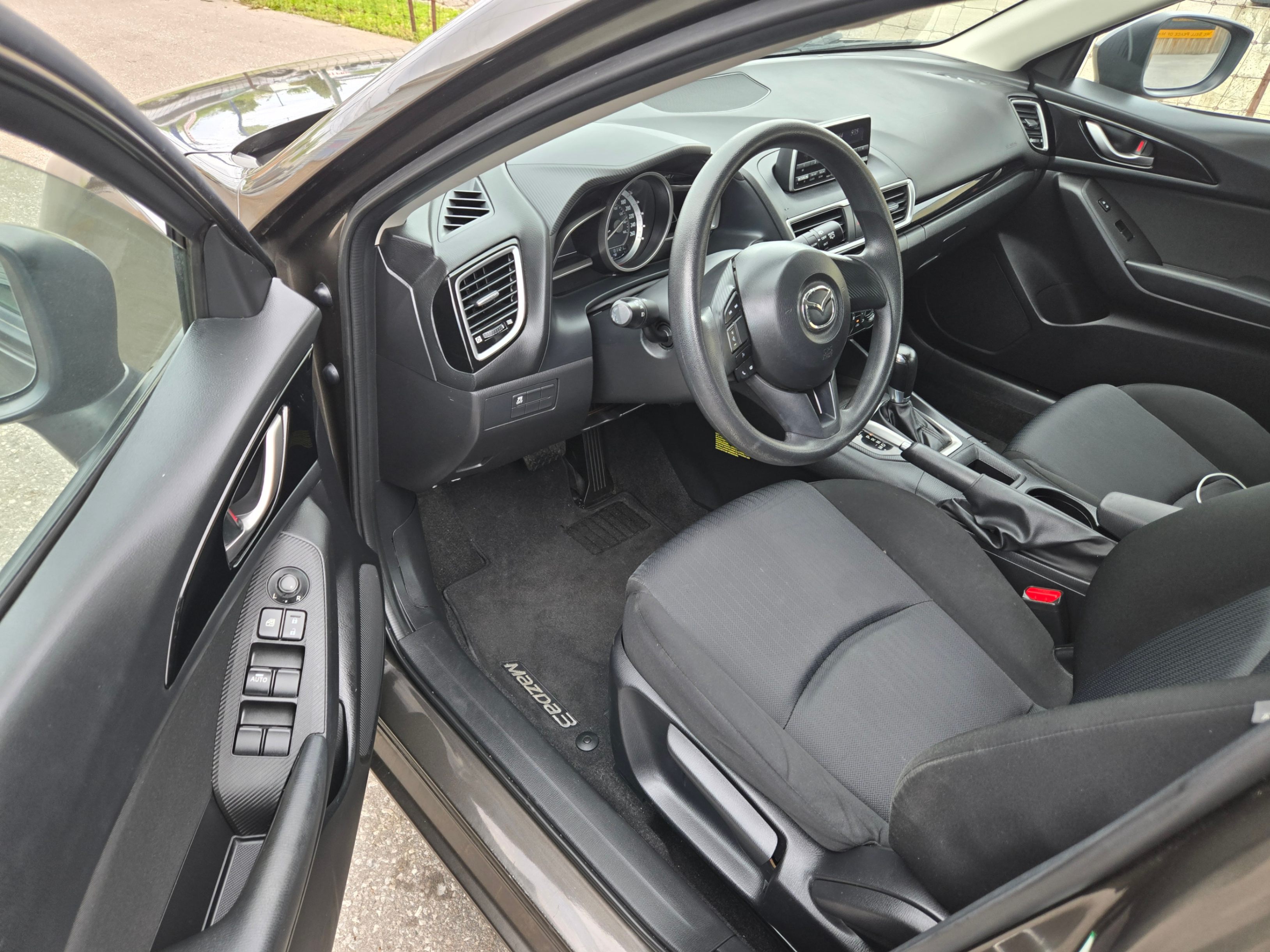 /hunsbroauto/2014-Mazda-Mazda3-8046714850922796.jpg