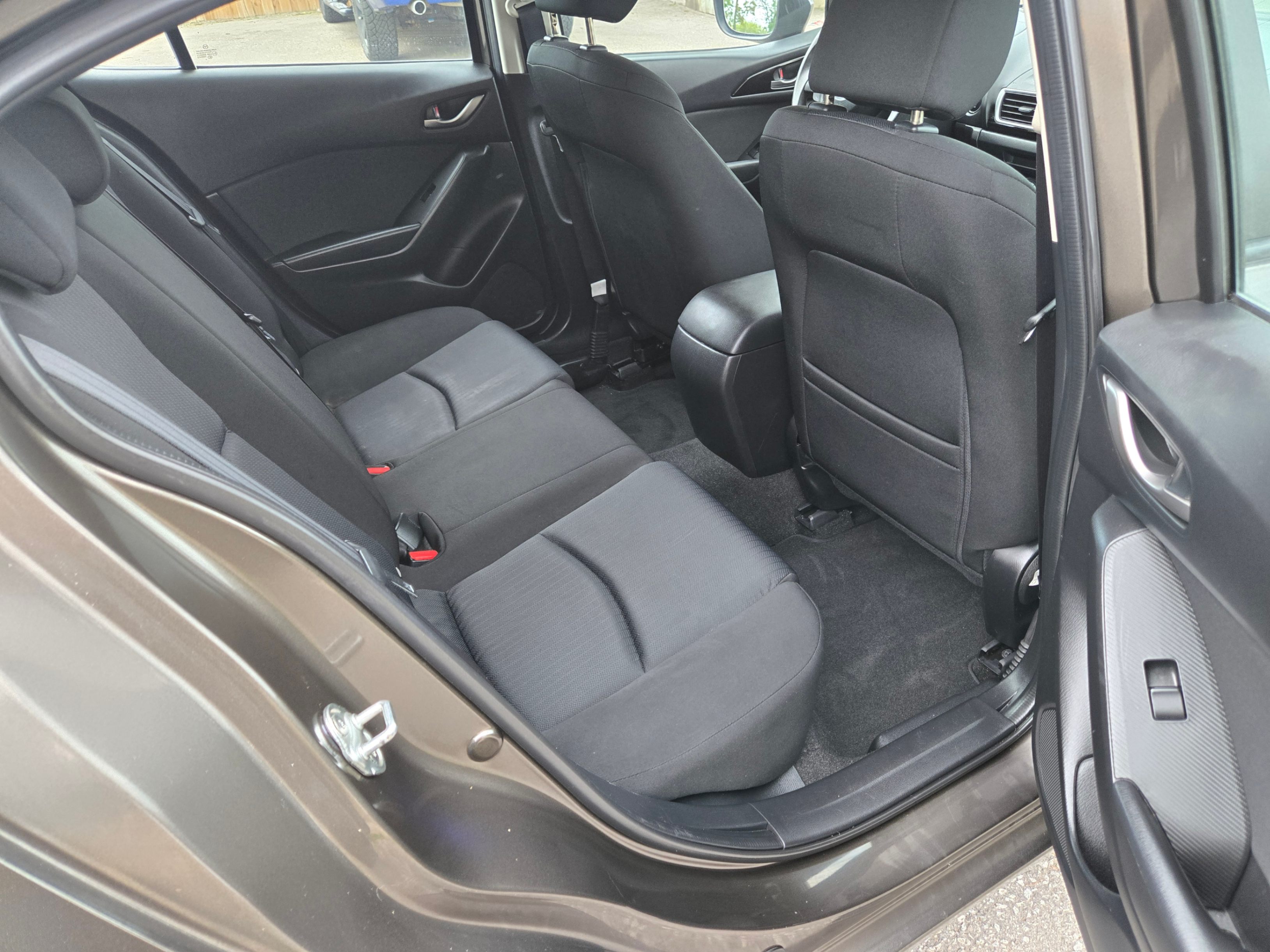 /hunsbroauto/2014-Mazda-Mazda3-8907162525942567.jpg