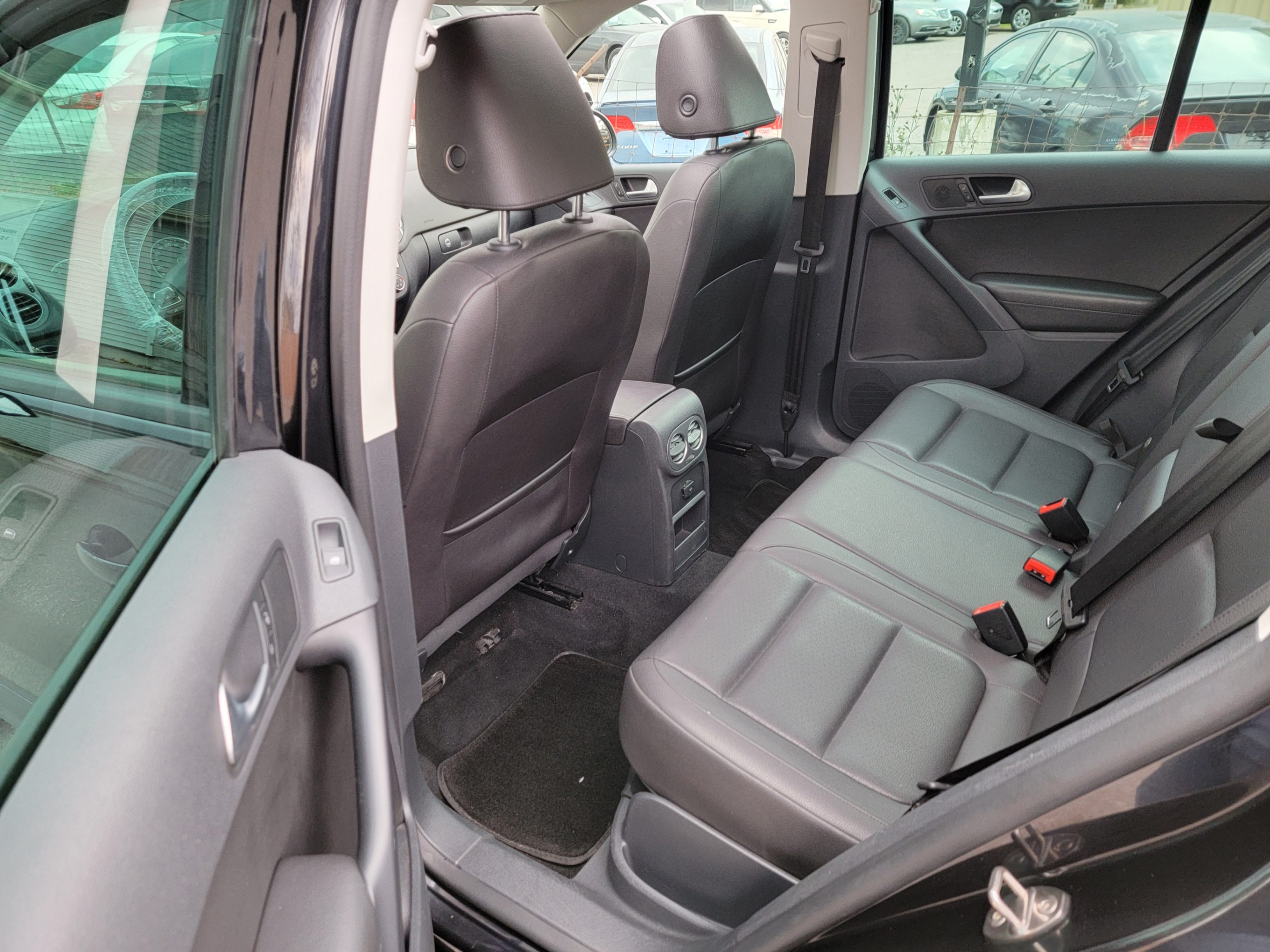 /hunsbroauto/2014-Volkswagen-Tiguan-26946032088669836.jpg