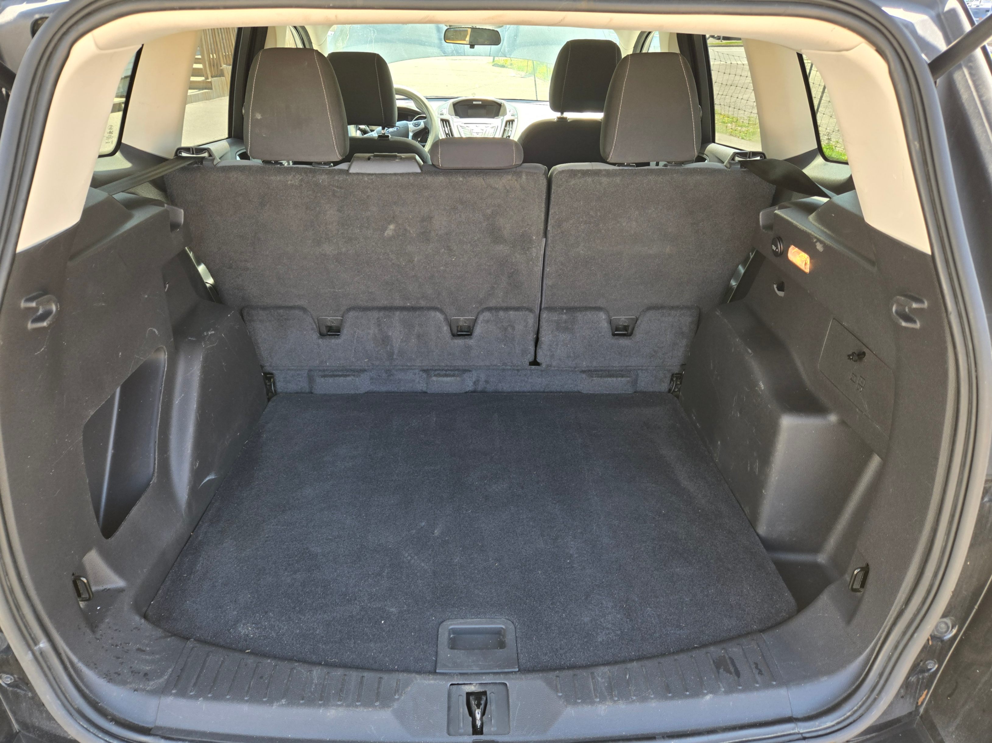 /hunsbroauto/2015-Ford-Escape-49910853374999586.jpg