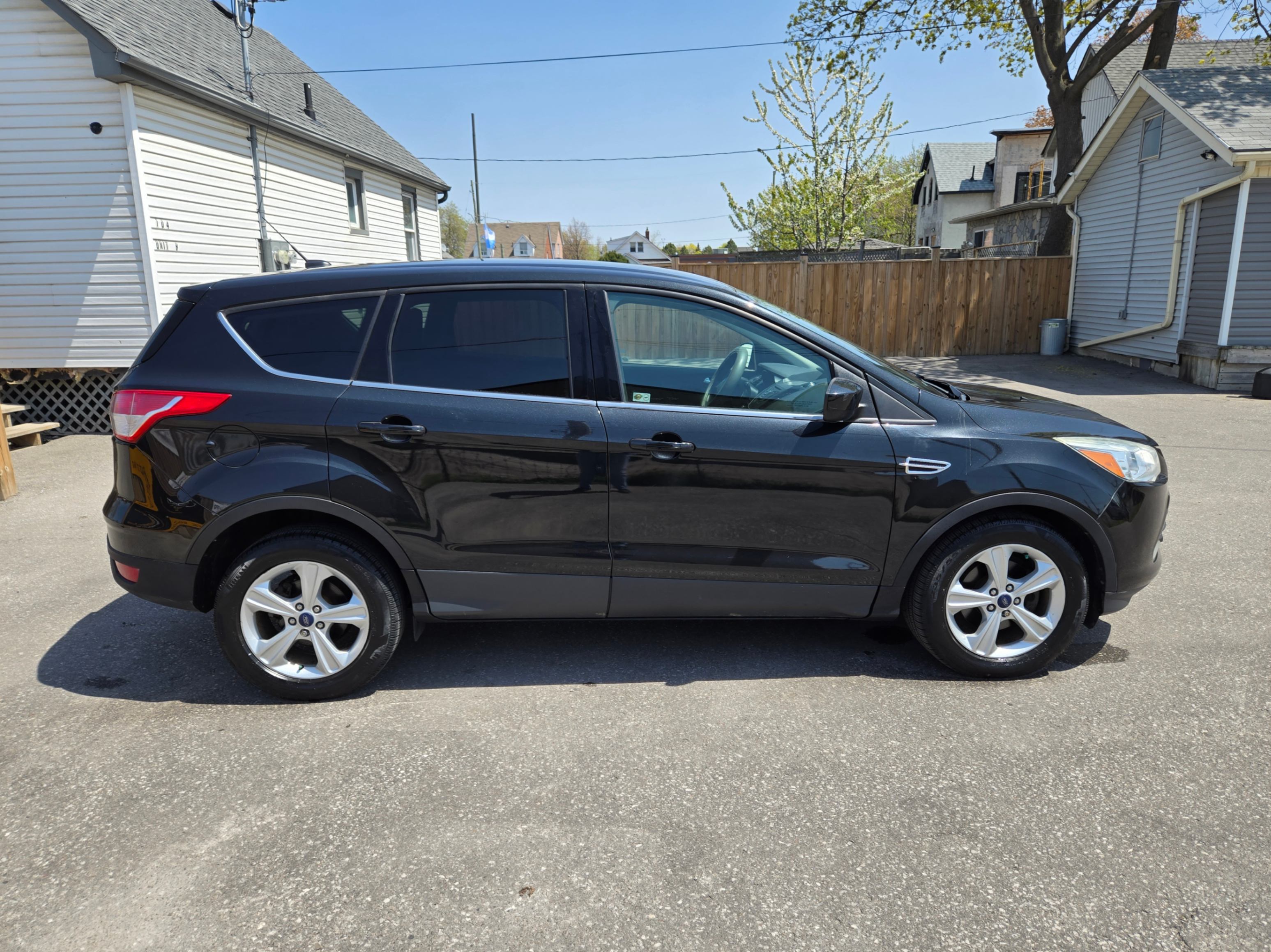 /hunsbroauto/2015-Ford-Escape-691714114290463.jpg