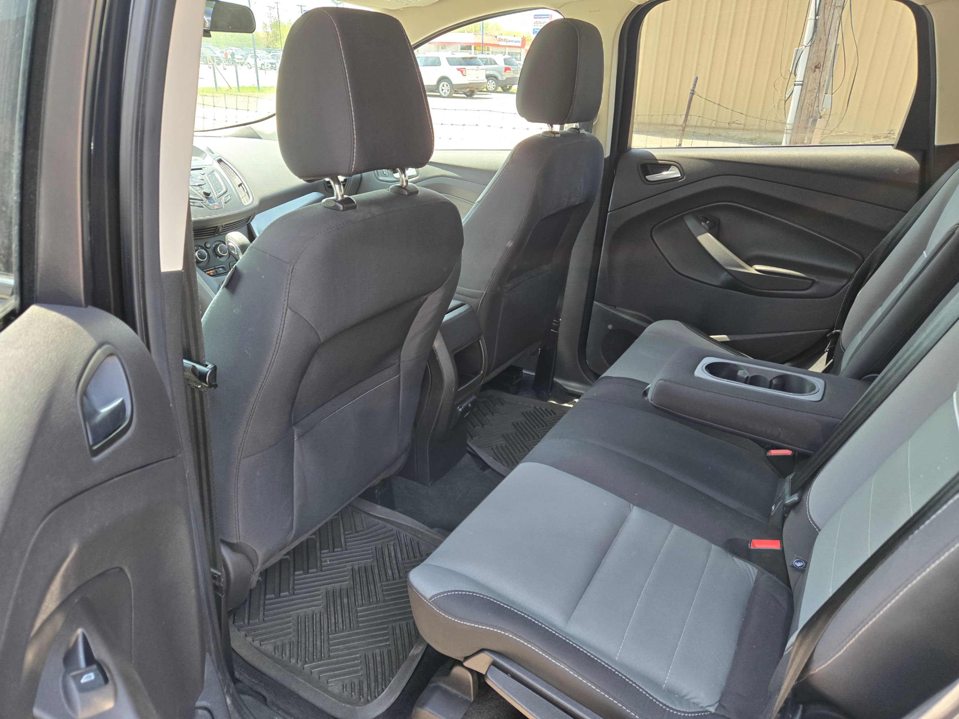 /hunsbroauto/2015-Ford-Escape-7591874008917943.jpg