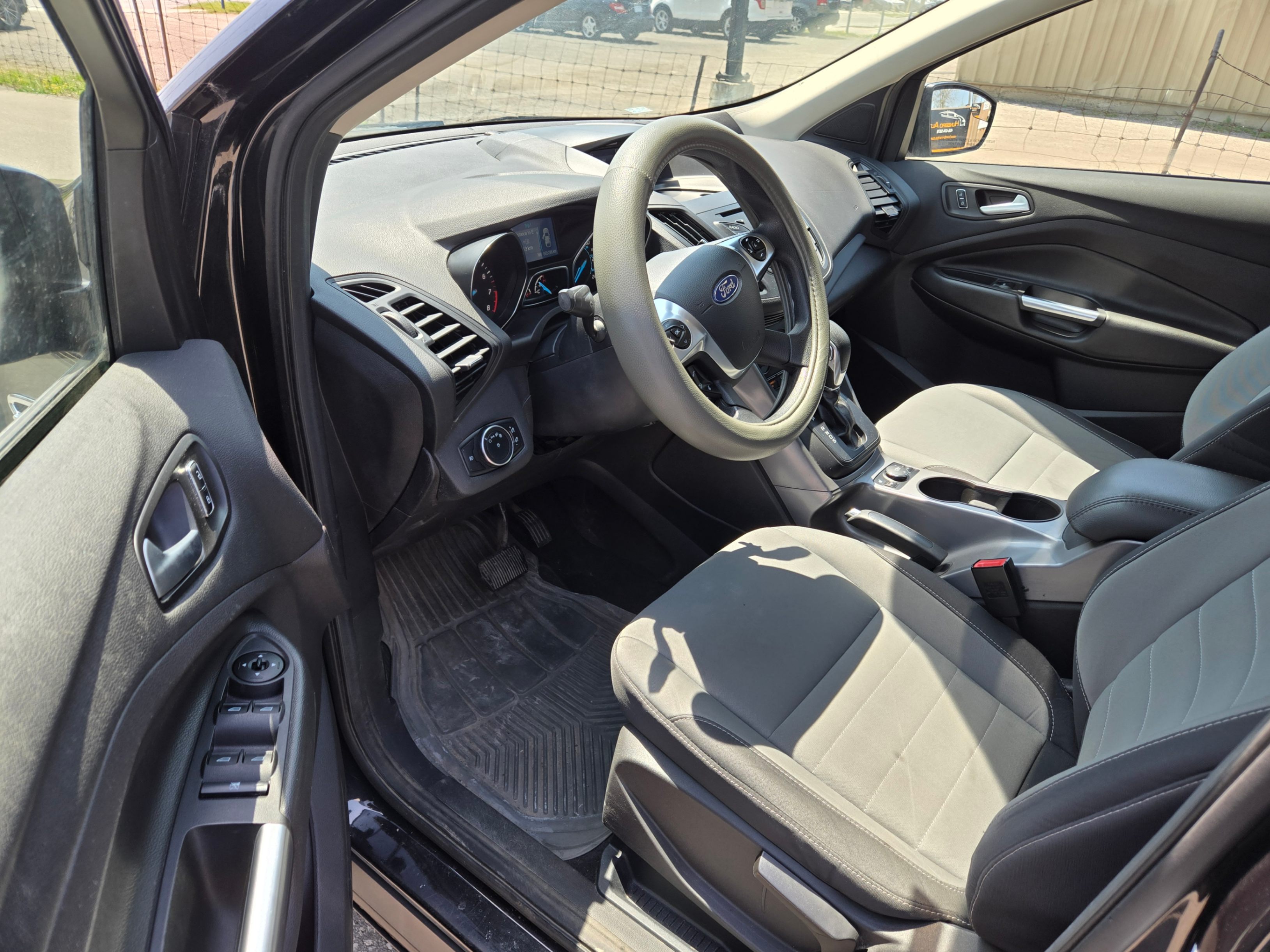 /hunsbroauto/2015-Ford-Escape-9467906501962033.jpg