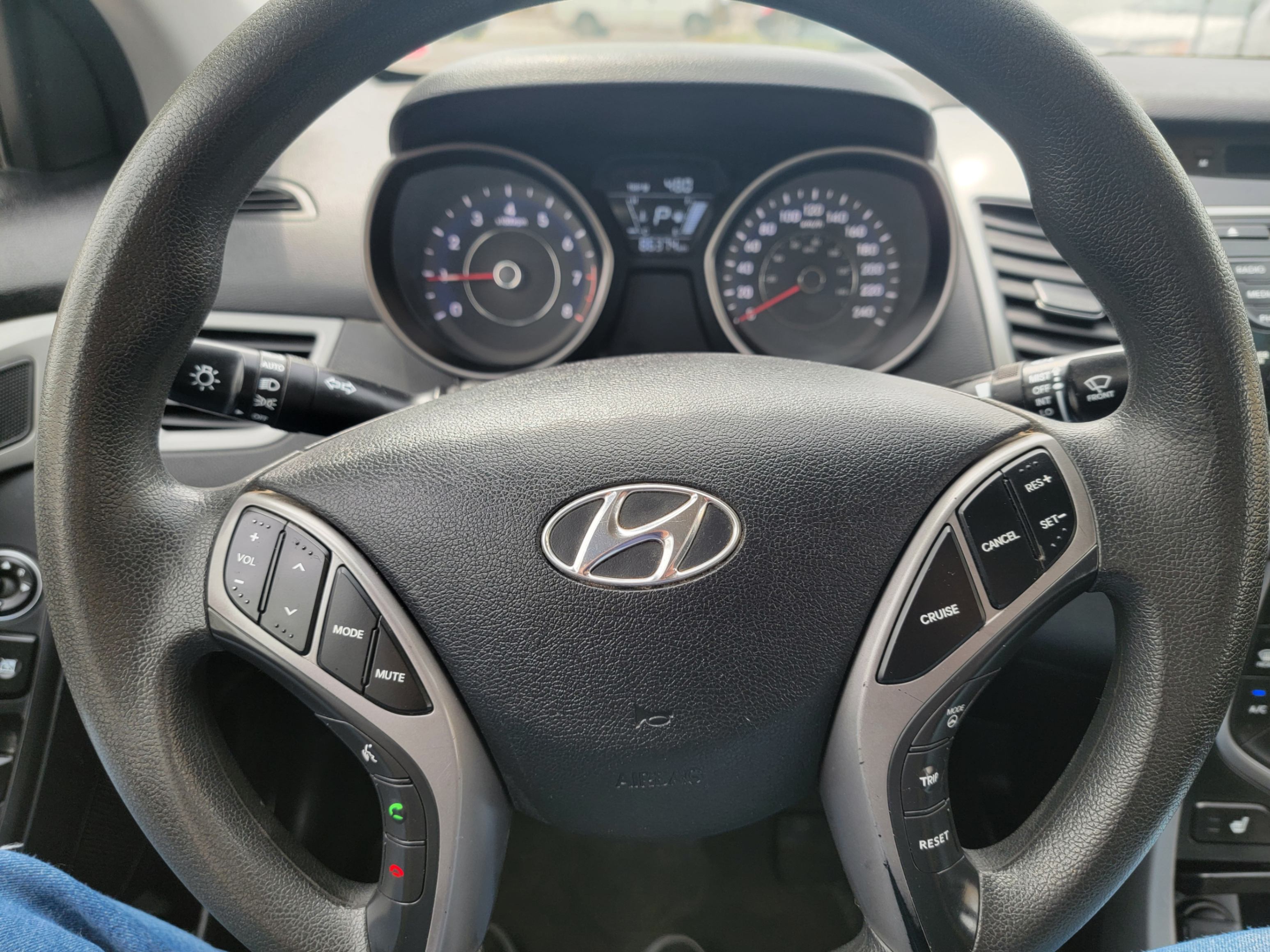 /hunsbroauto/2015-Hyundai-Elantra-15158563378752743.jpg