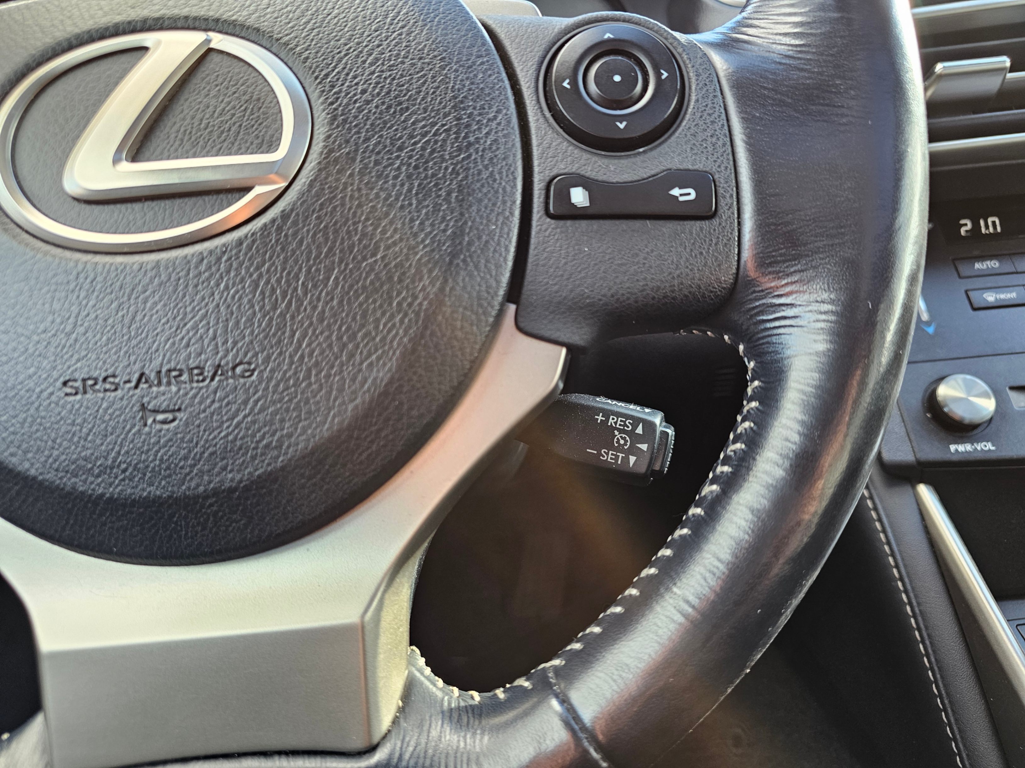 /hunsbroauto/2015-Lexus-IS250-9653213263397116.jpg