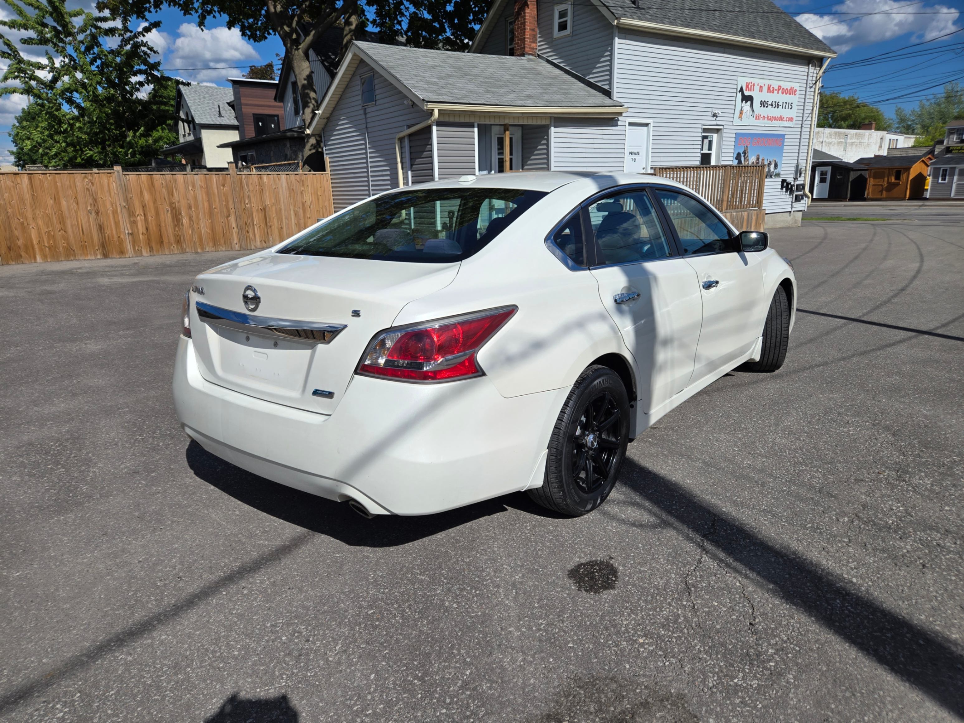 /hunsbroauto/2015-Nissan-Altima-1713155267716513.jpg