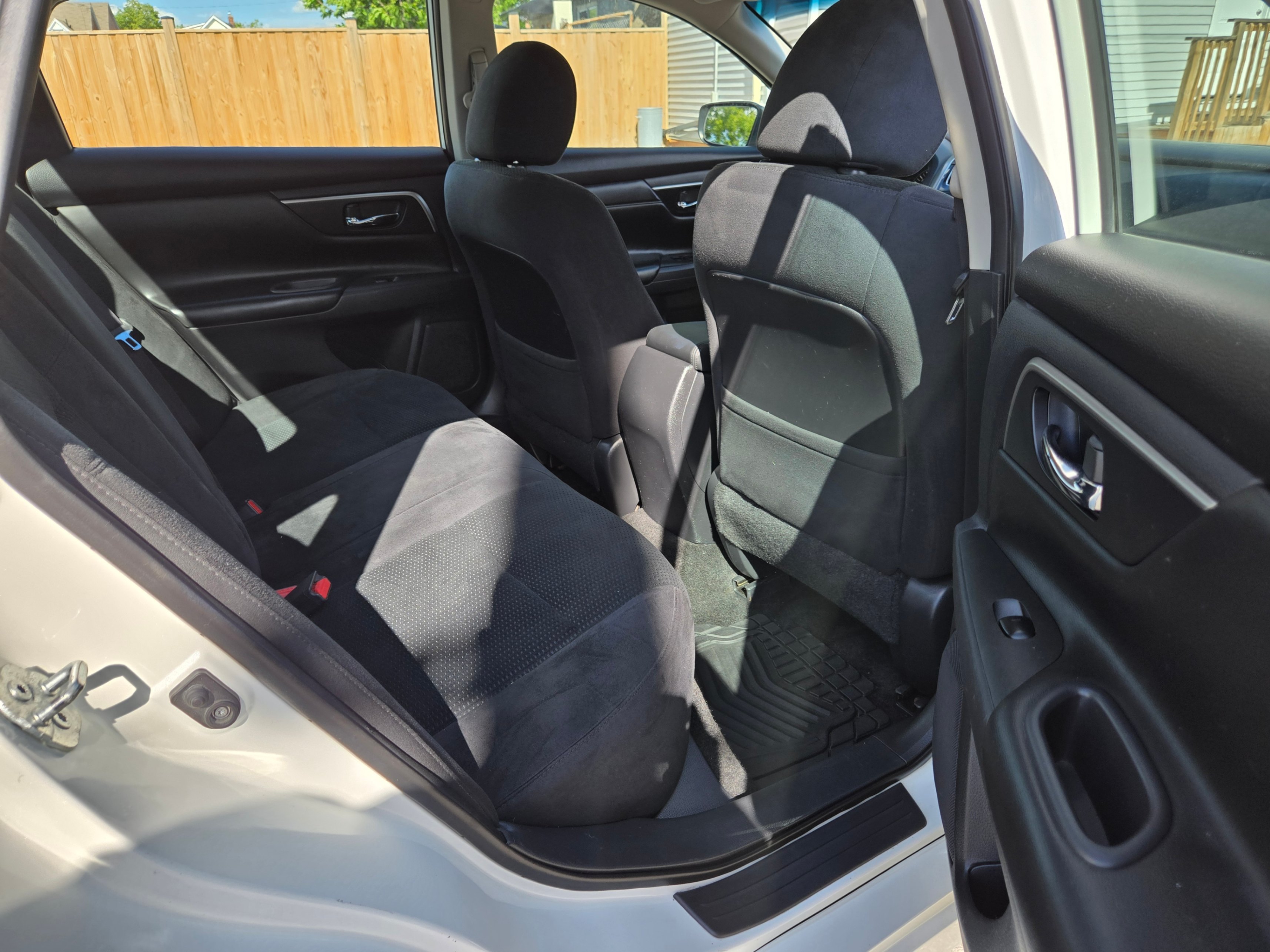/hunsbroauto/2015-Nissan-Altima-3052044257976352.jpg