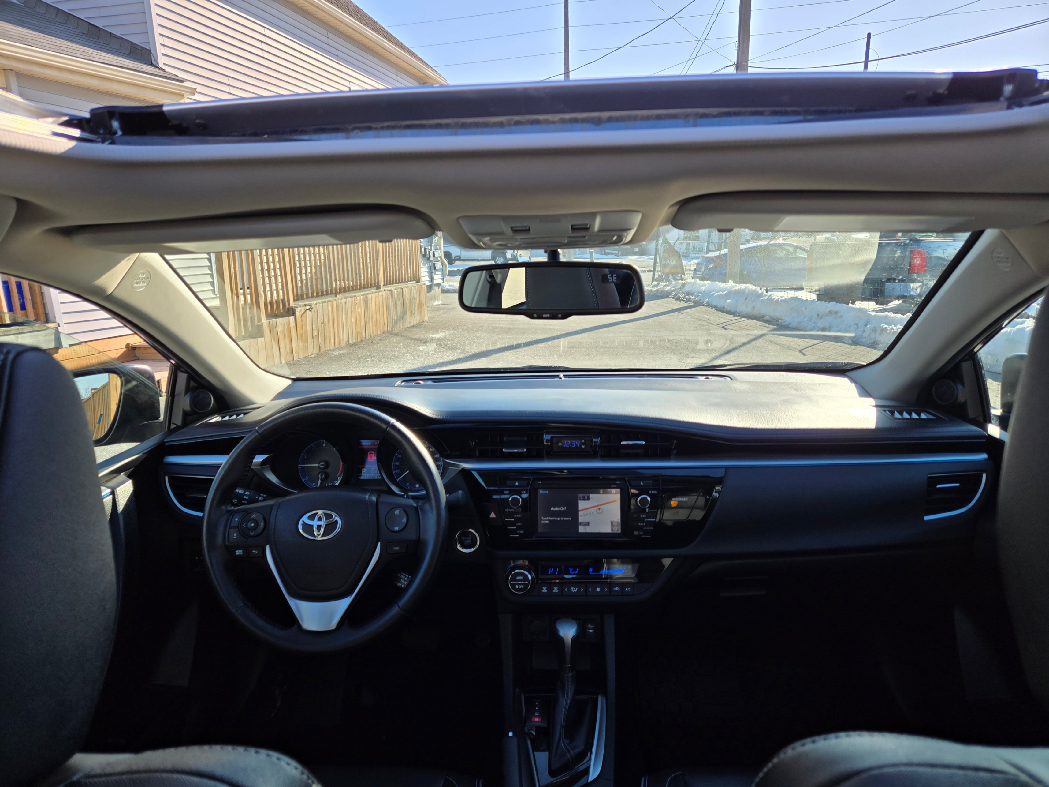 /hunsbroauto/2015-Toyota-Corolla-6493450946751405.jpg