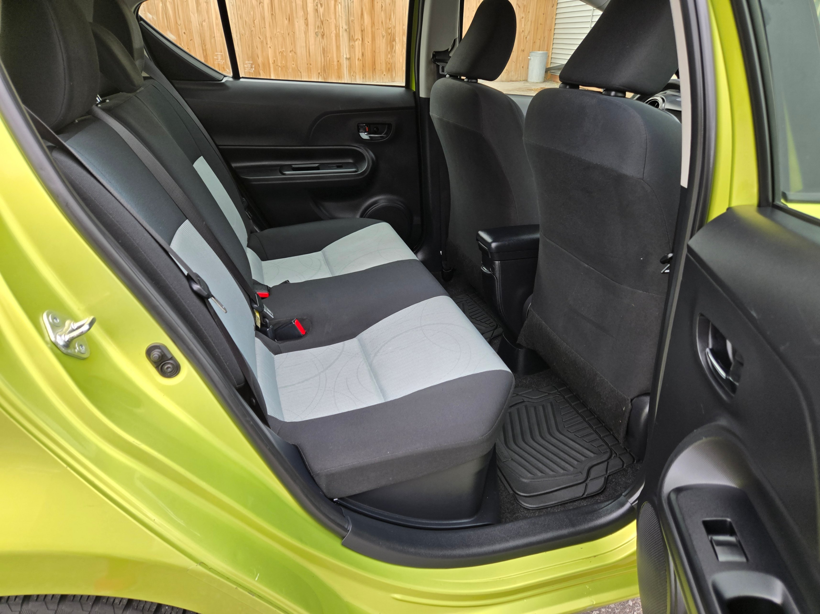 /hunsbroauto/2015-Toyota-PriusC-10620286728127315.jpg