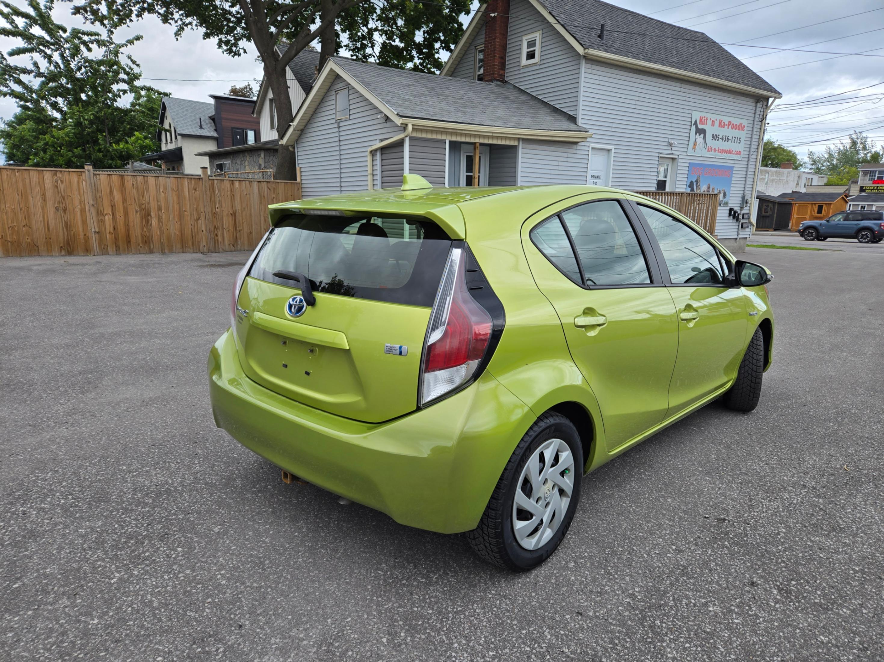 /hunsbroauto/2015-Toyota-PriusC-2993042051338919.jpg
