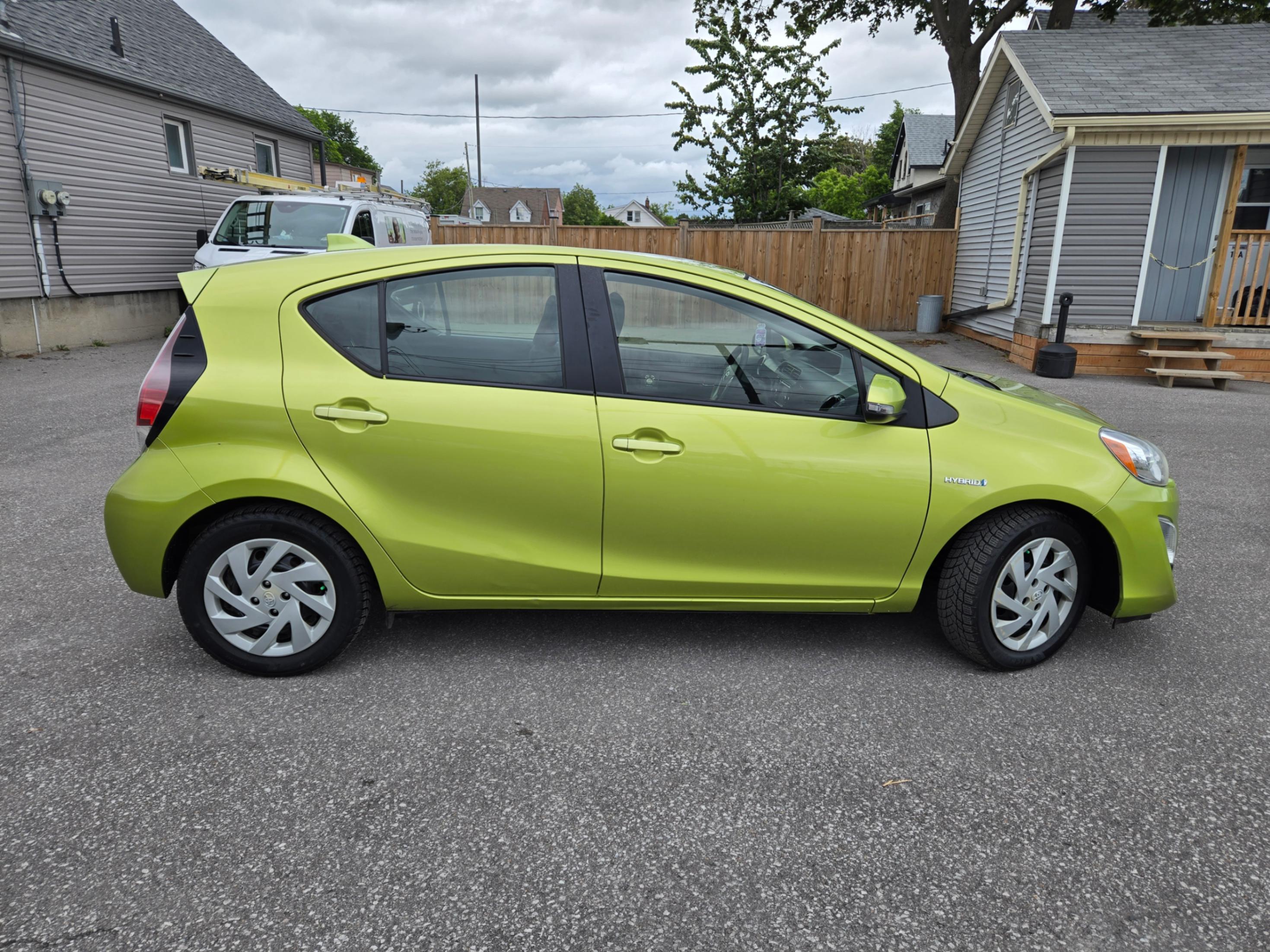 /hunsbroauto/2015-Toyota-PriusC-33529690590819294.jpg