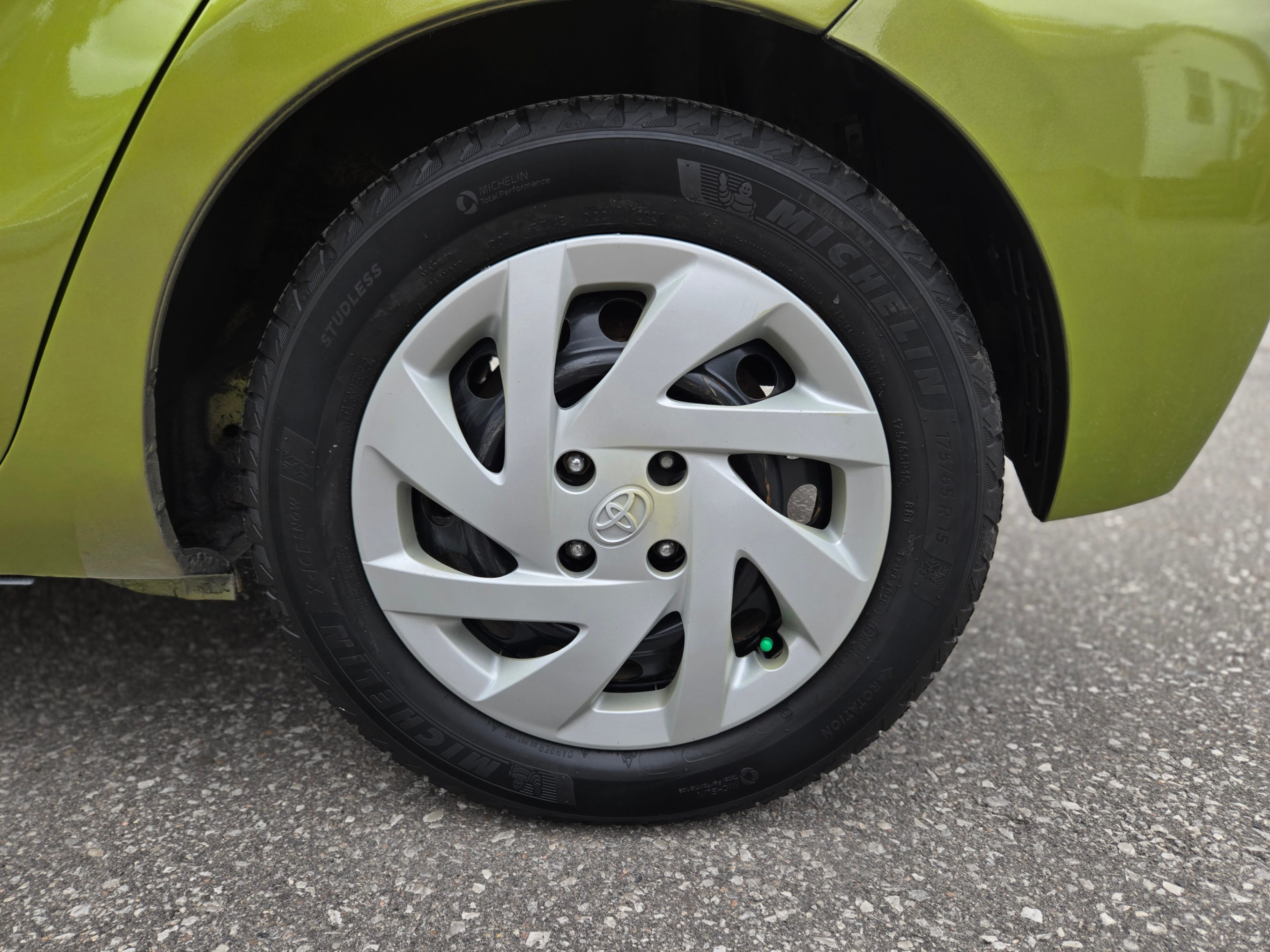 /hunsbroauto/2015-Toyota-PriusC-3663050983519407.jpg