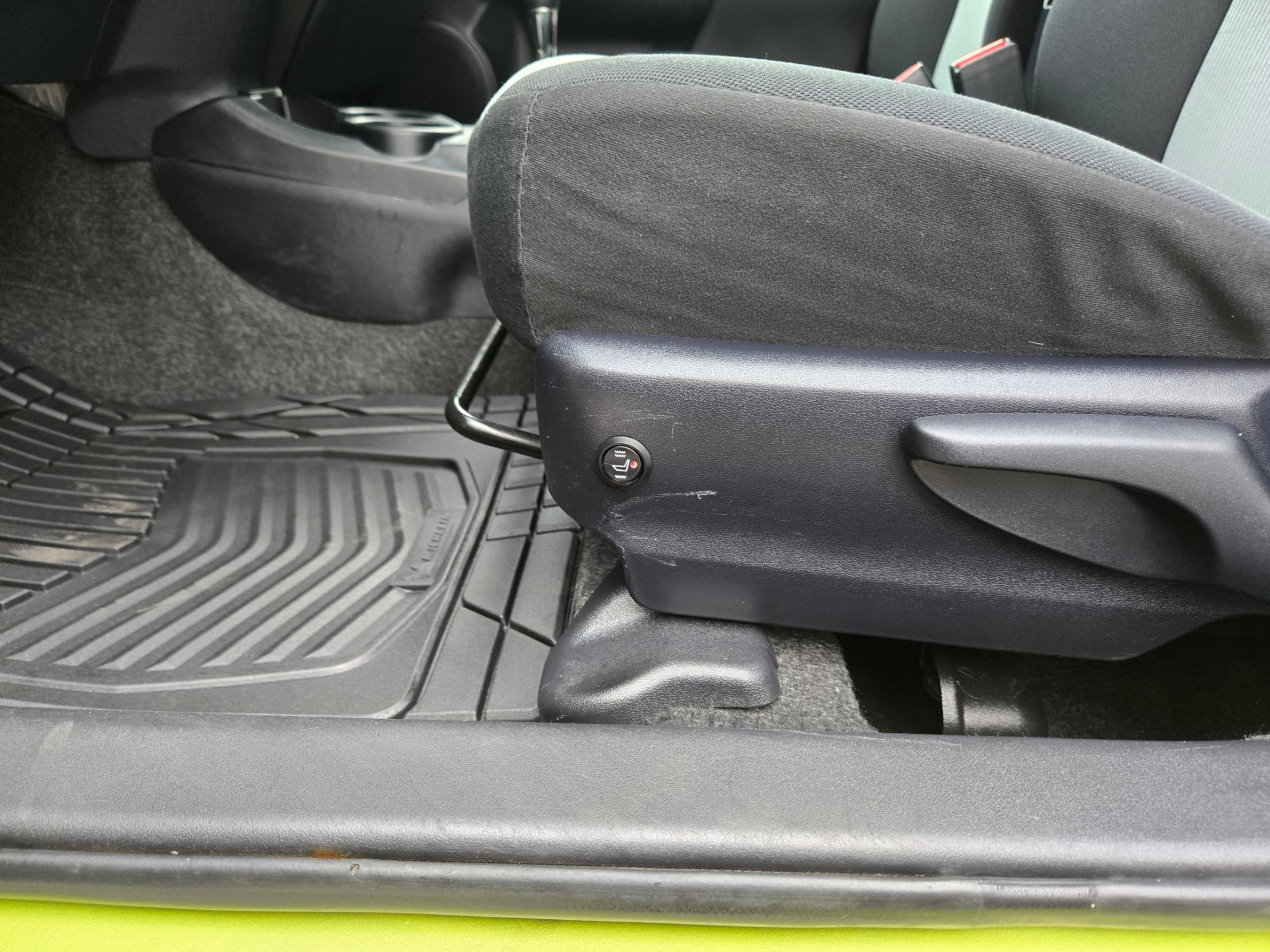 /hunsbroauto/2015-Toyota-PriusC-5776296125689595.jpg