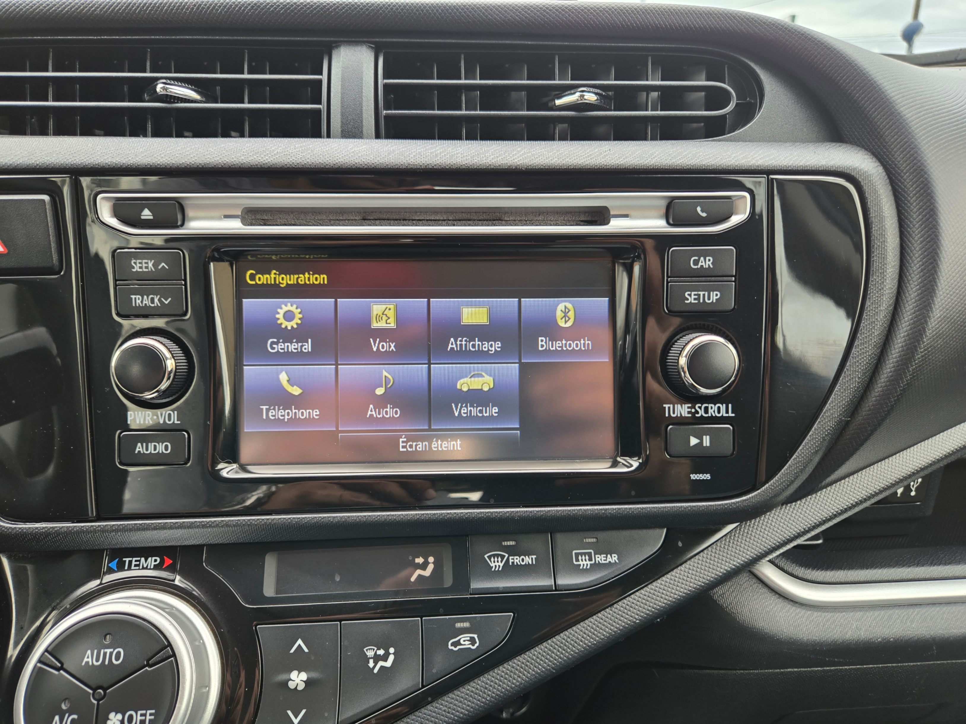 /hunsbroauto/2015-Toyota-PriusC-8787353459153913.jpg