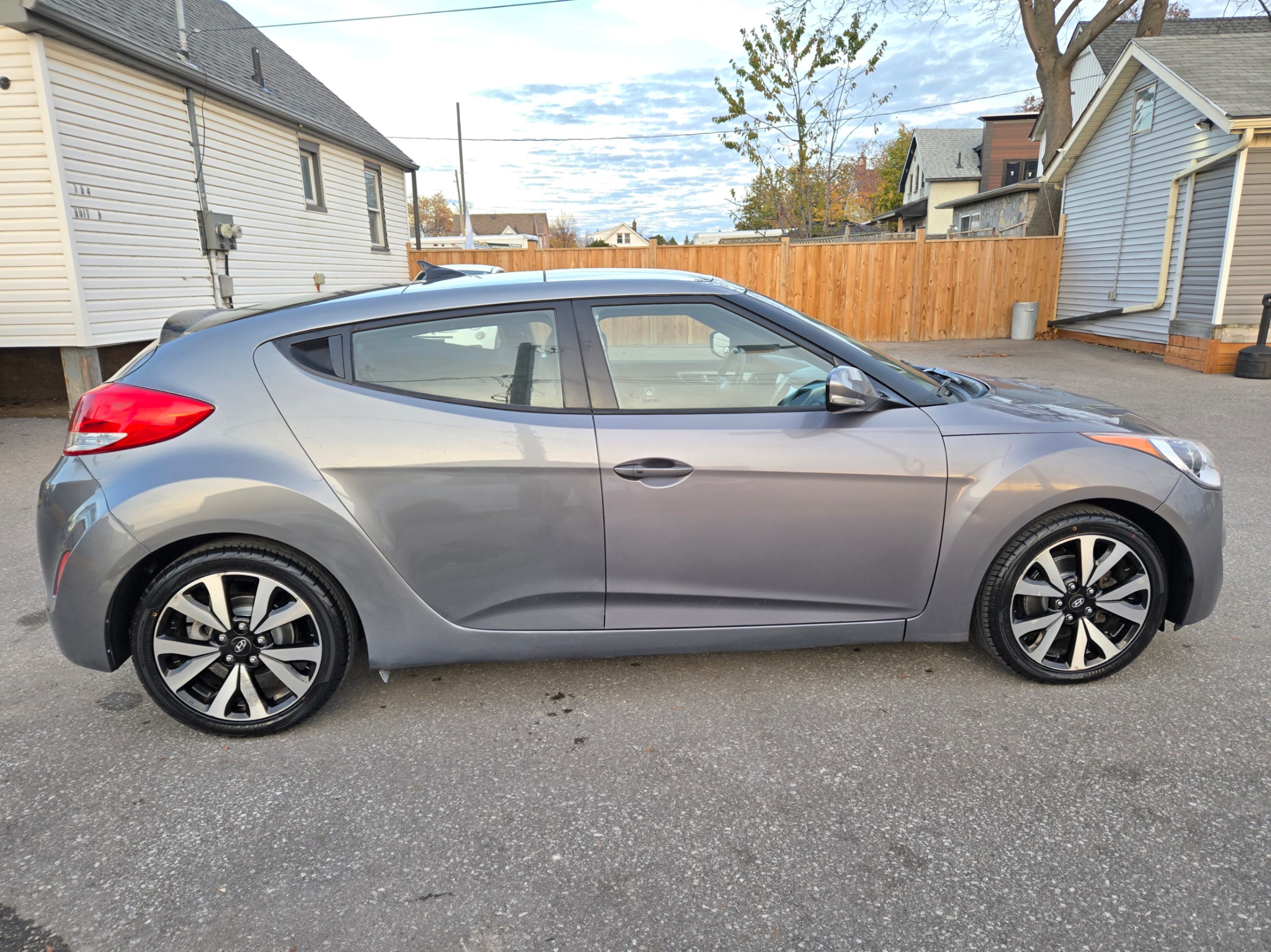 /hunsbroauto/2016-Hyundai-Veloster-7768963420721409.jpg