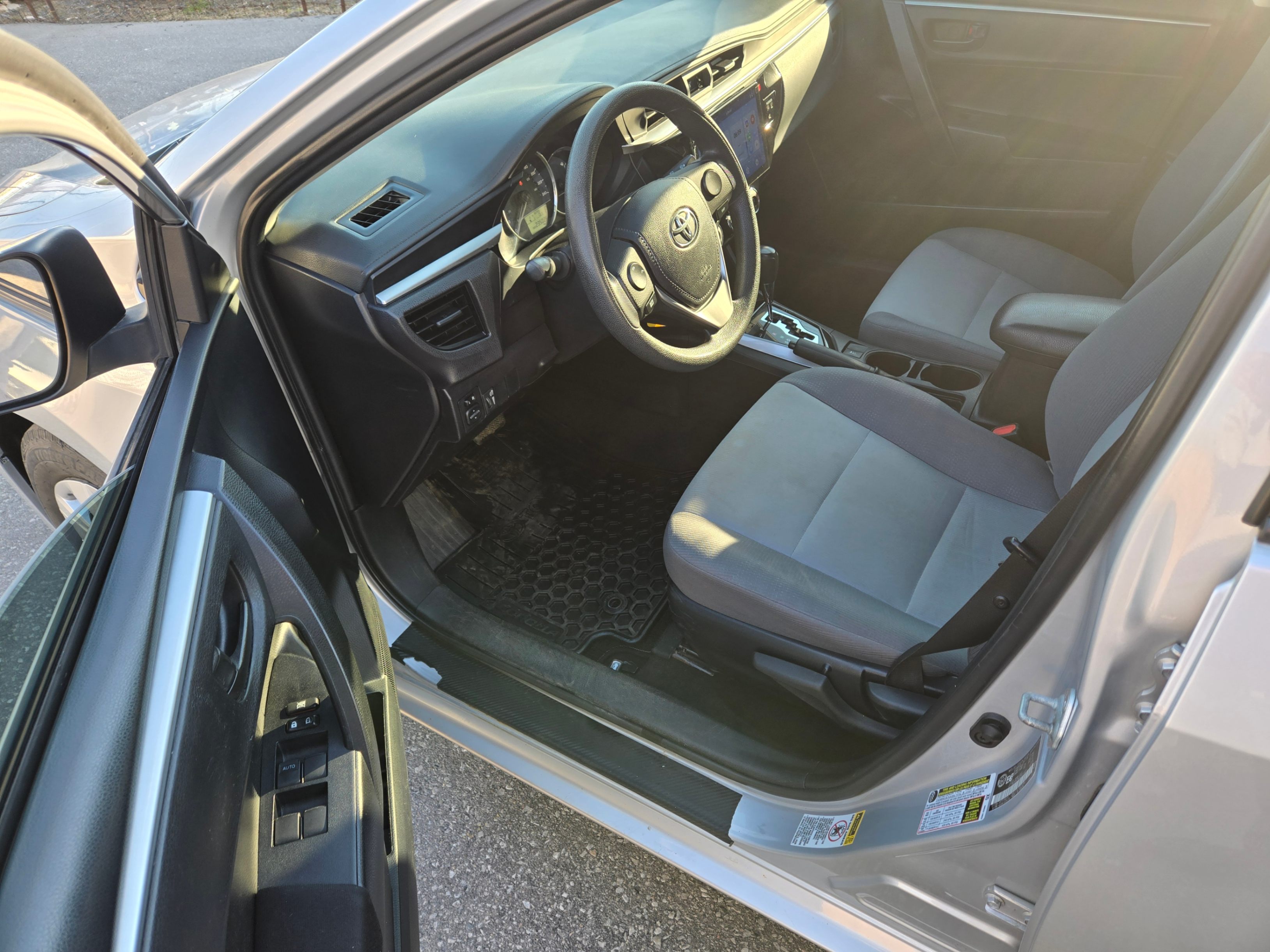 /hunsbroauto/2016-Toyota-Corolla-08176081437640104.jpg