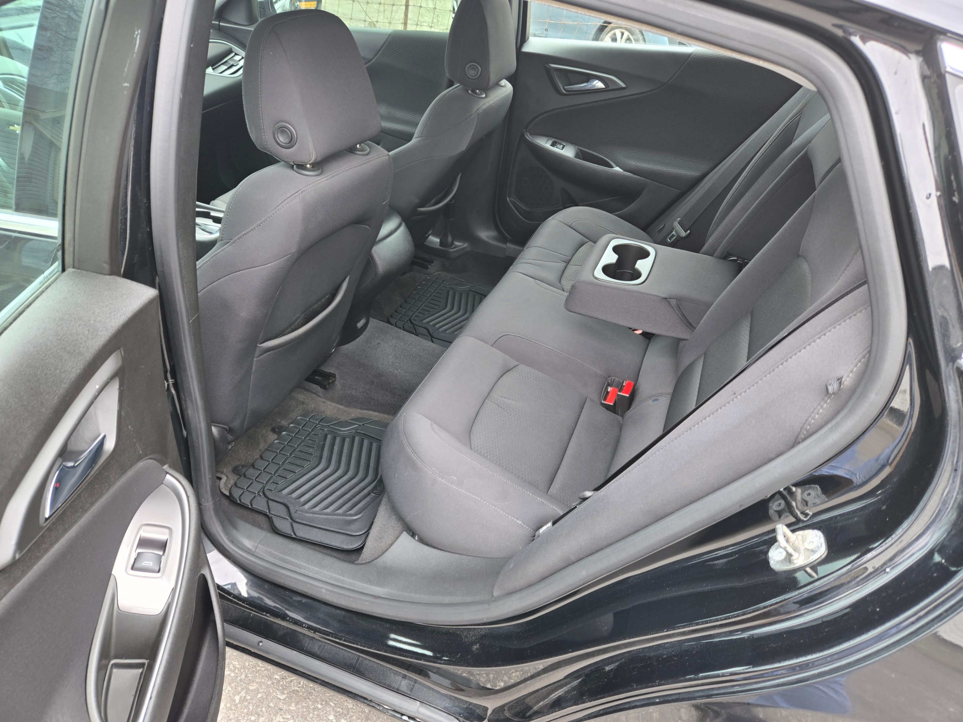 /hunsbroauto/2017-Chevrolet-Malibu-37540997826739986.jpg