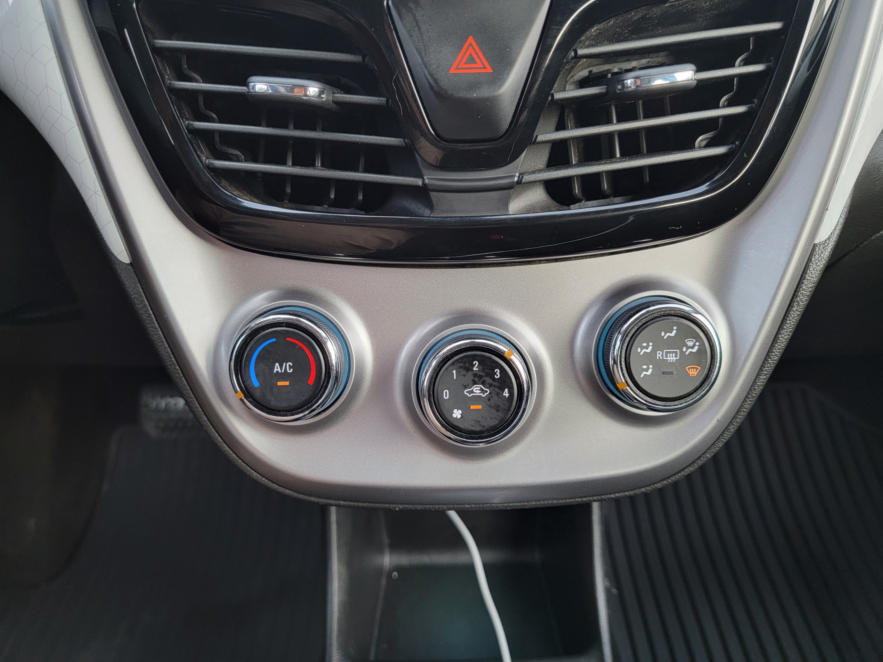 /hunsbroauto/2017-Chevrolet-Spark-5841704982982272.jpg
