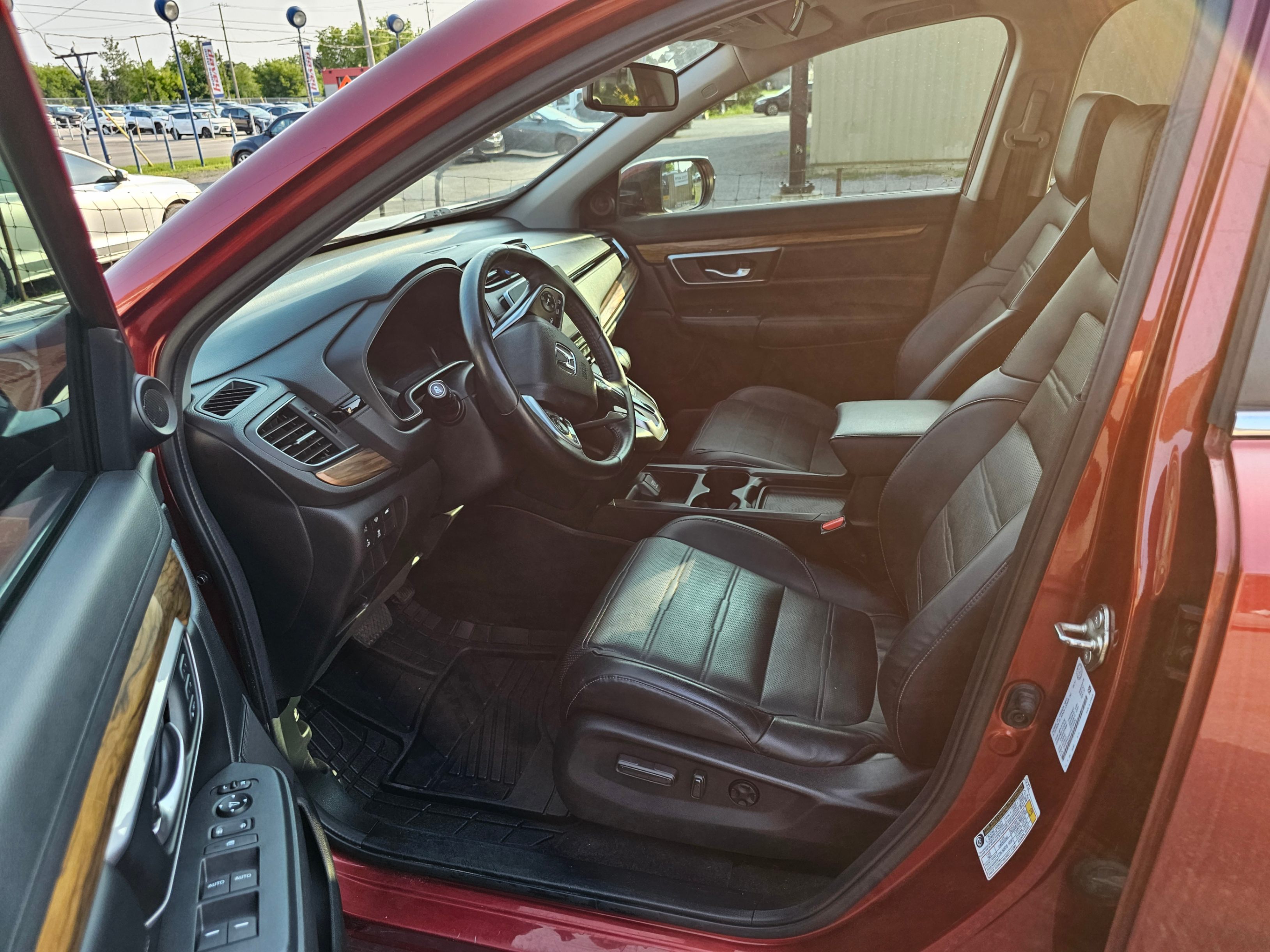 /hunsbroauto/2017-Honda-CR-V-035960598352548834.jpg