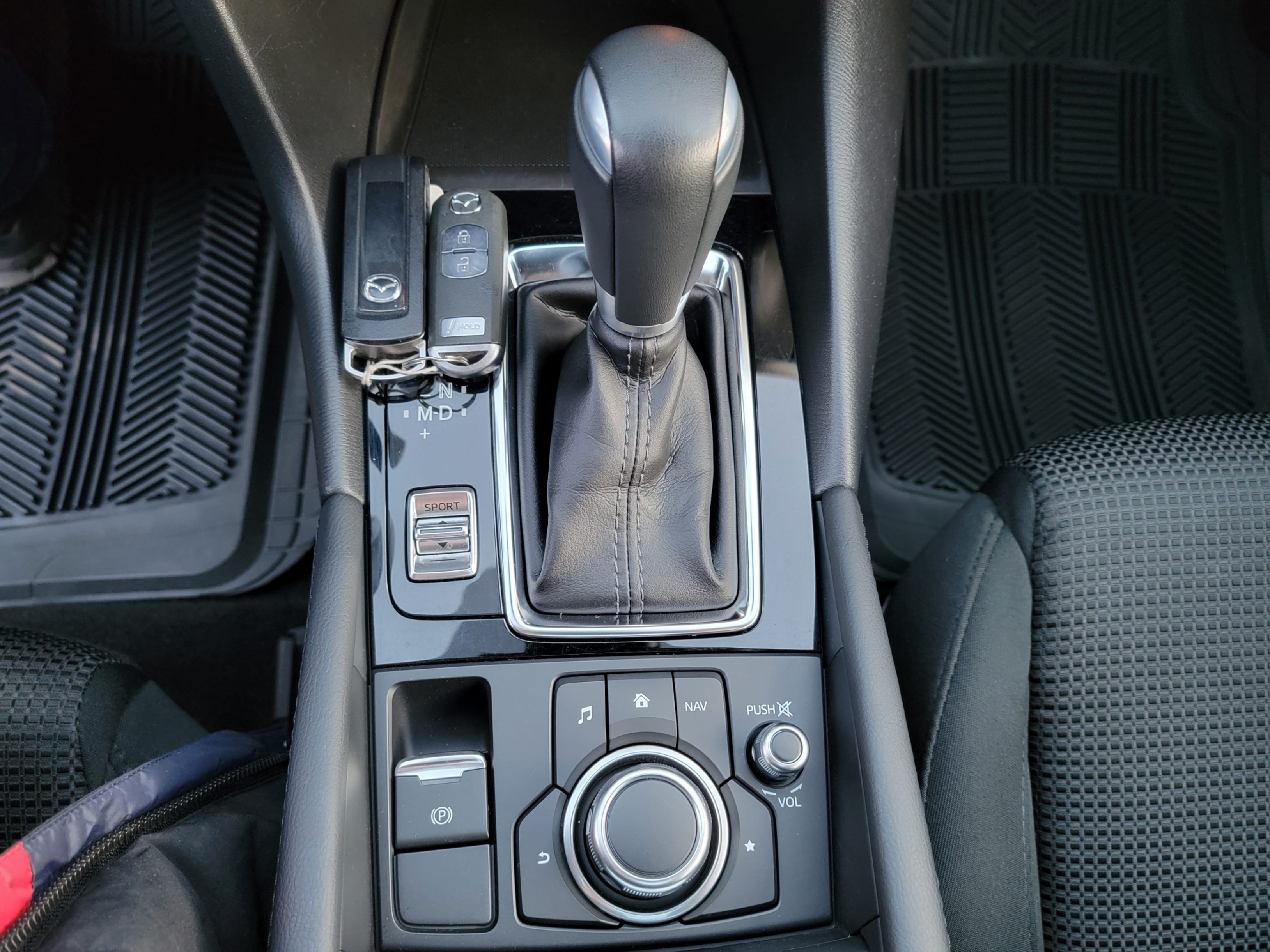 /hunsbroauto/2017-Mazda-Mazda3-020785611468978837.jpg
