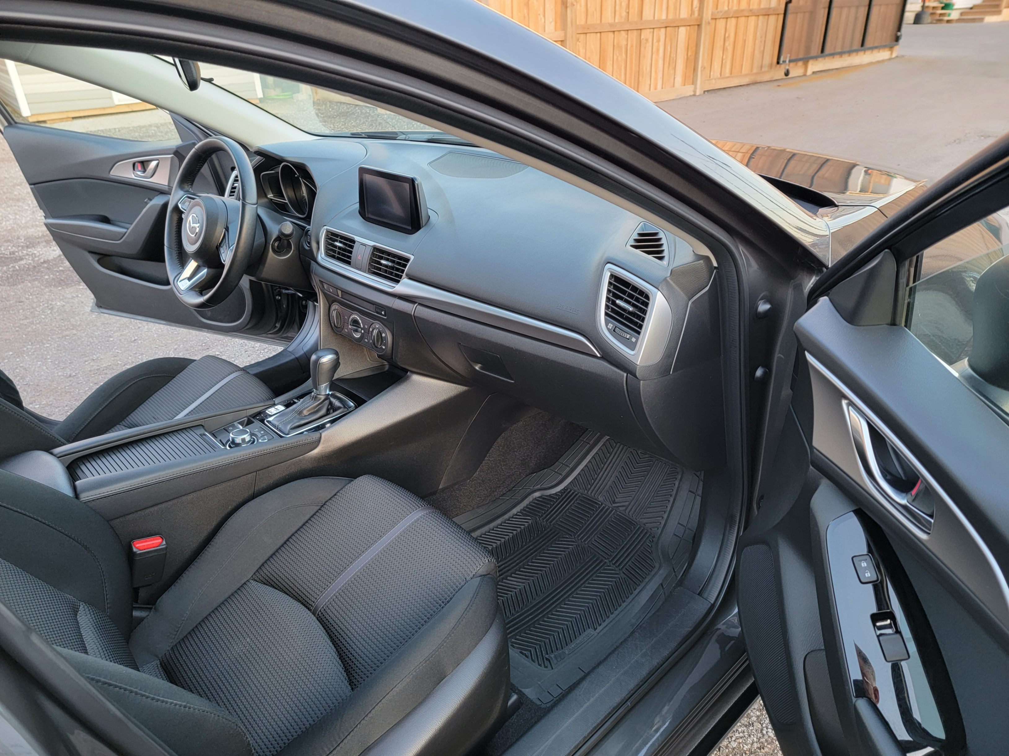/hunsbroauto/2017-Mazda-Mazda3-5898795380018831.jpg