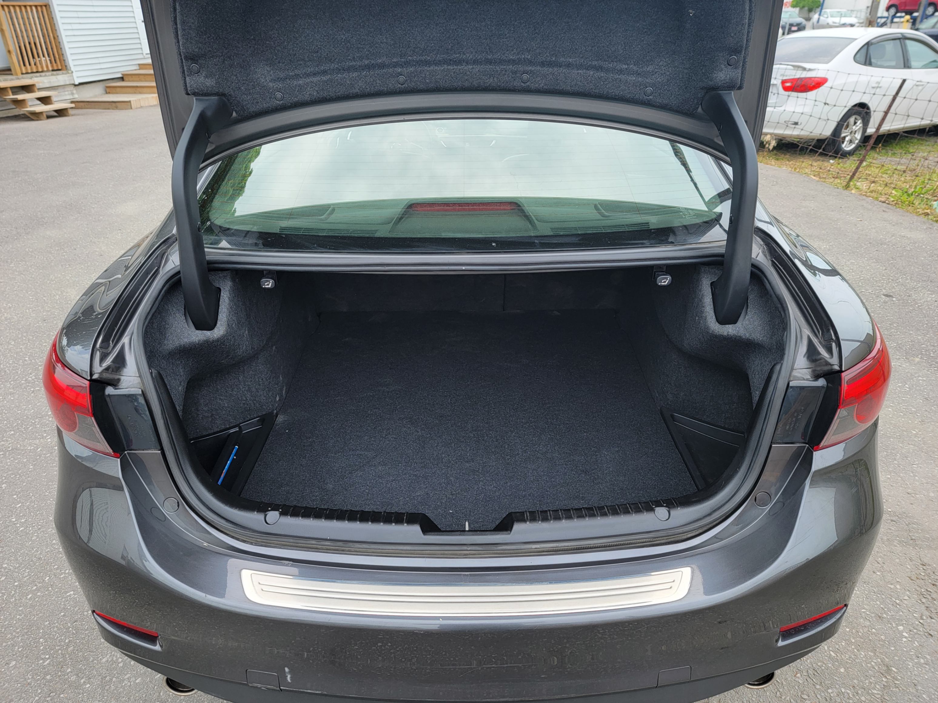 /hunsbroauto/2017-Mazda-Mazda6-28598058024348894.jpg