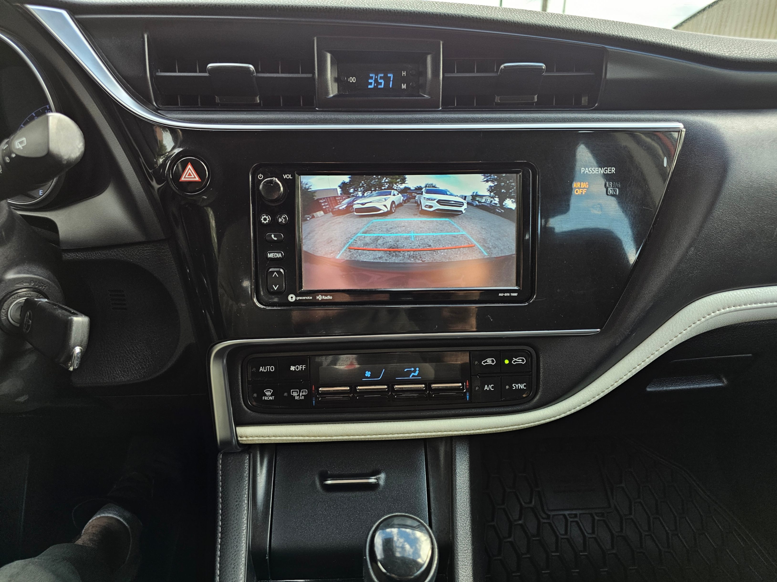 /hunsbroauto/2017-Toyota-CorollaiM-20614454016569117.jpg