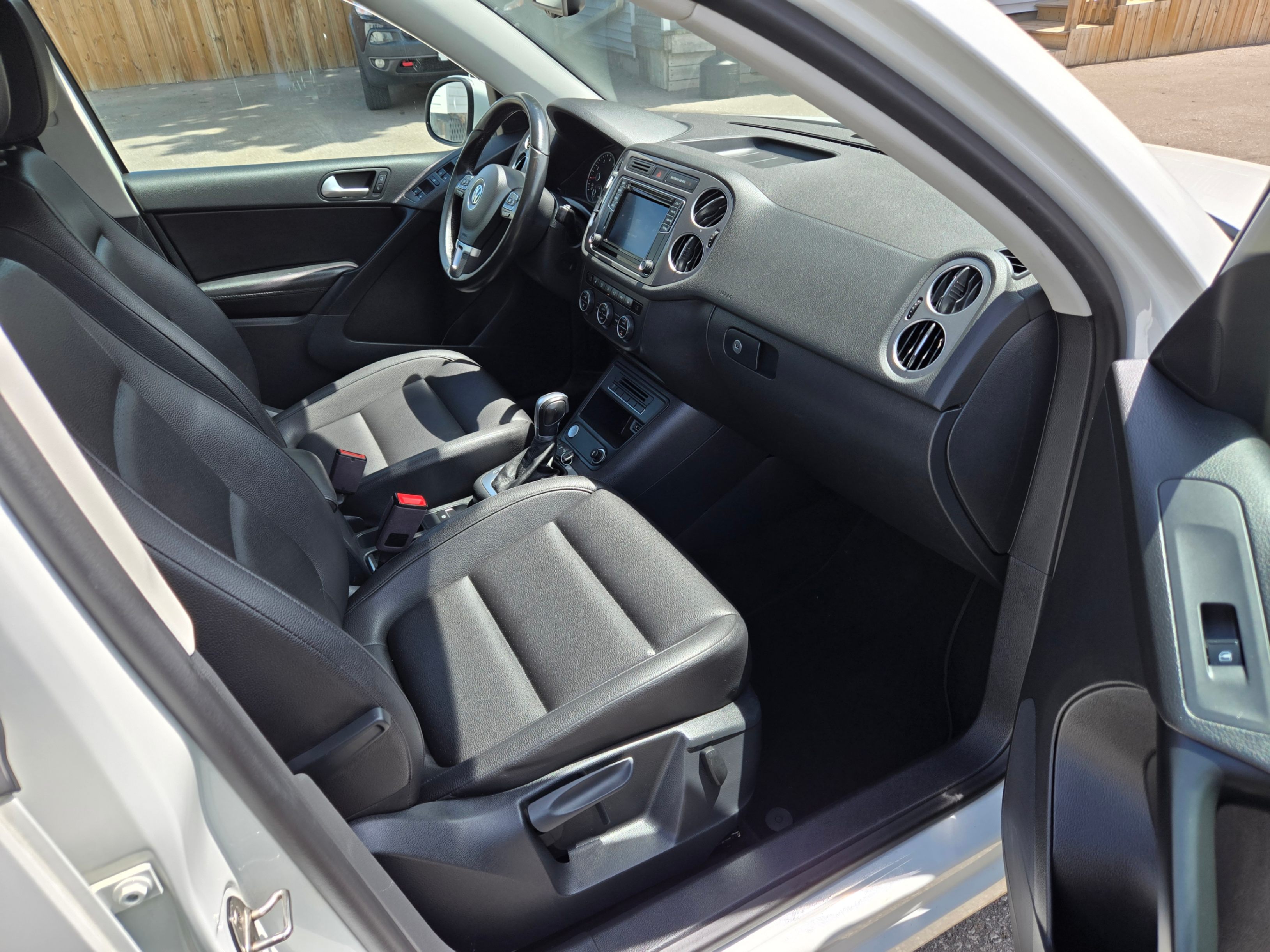 /hunsbroauto/2017-Volkswagen-Tiguan-21285218331403155.jpg