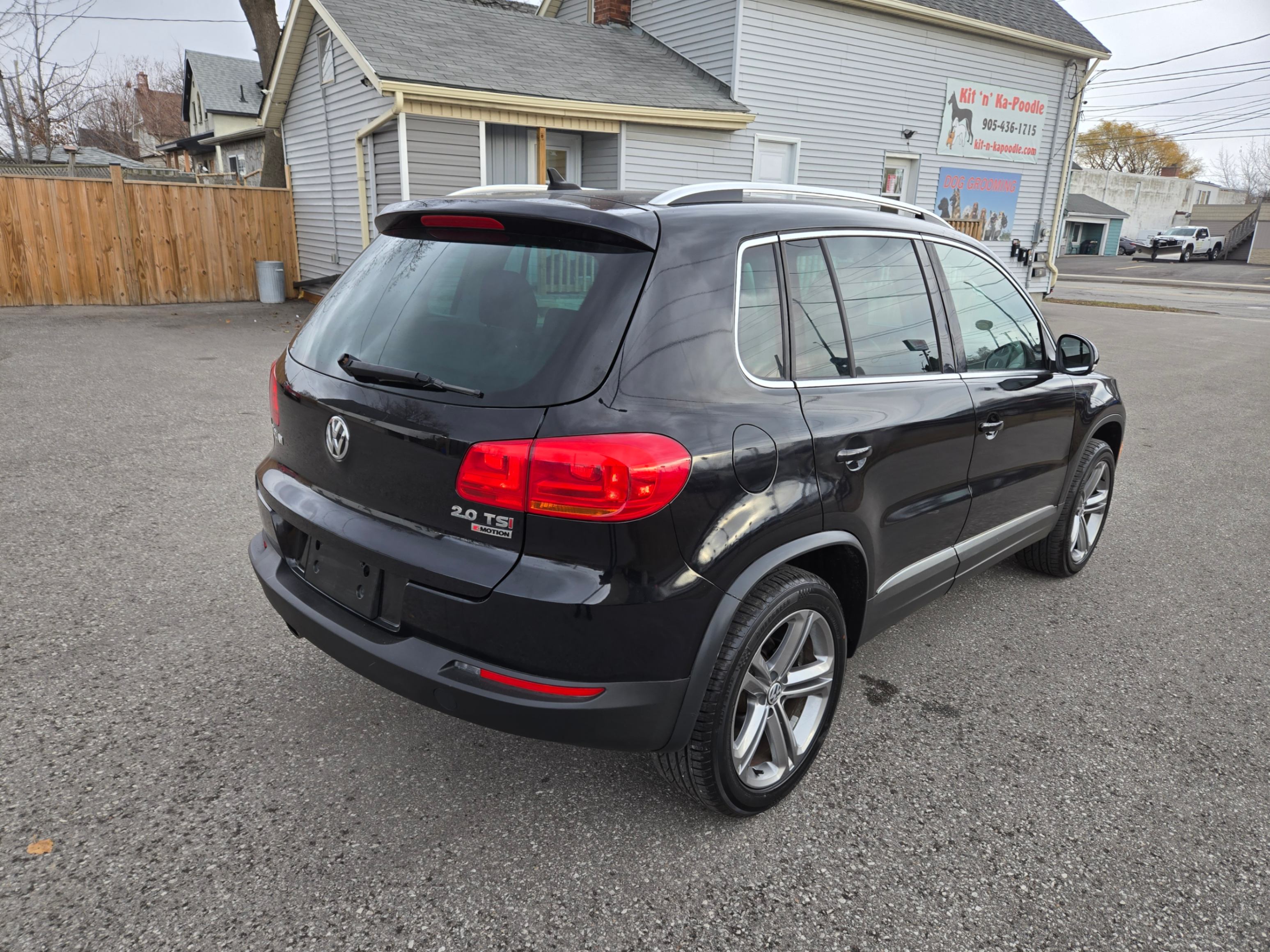 /hunsbroauto/2017-Volkswagen-Tiguan-5466113883947077.jpg