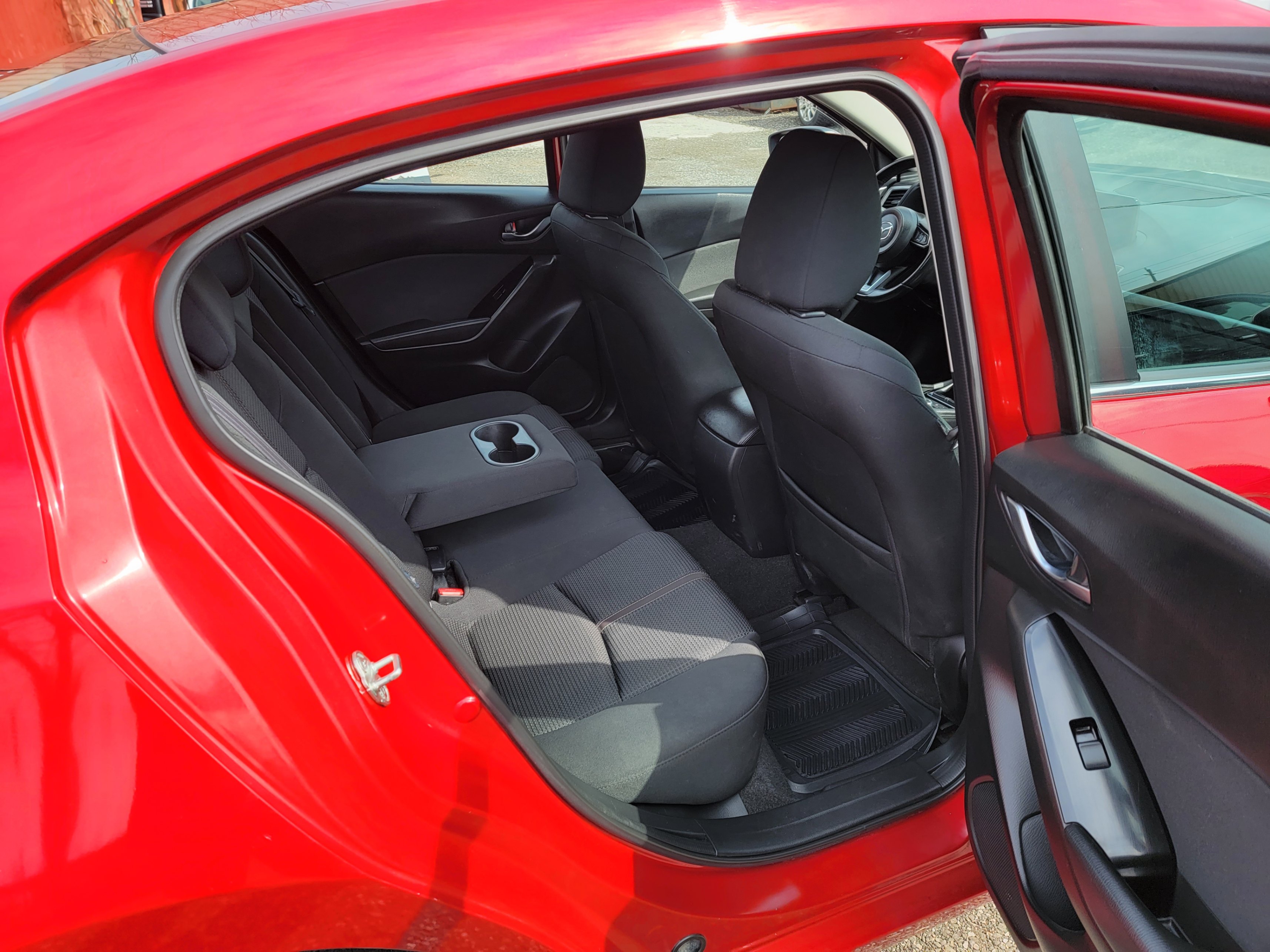 /hunsbroauto/2018-Mazda-Mazda3-10285450484369507.jpg