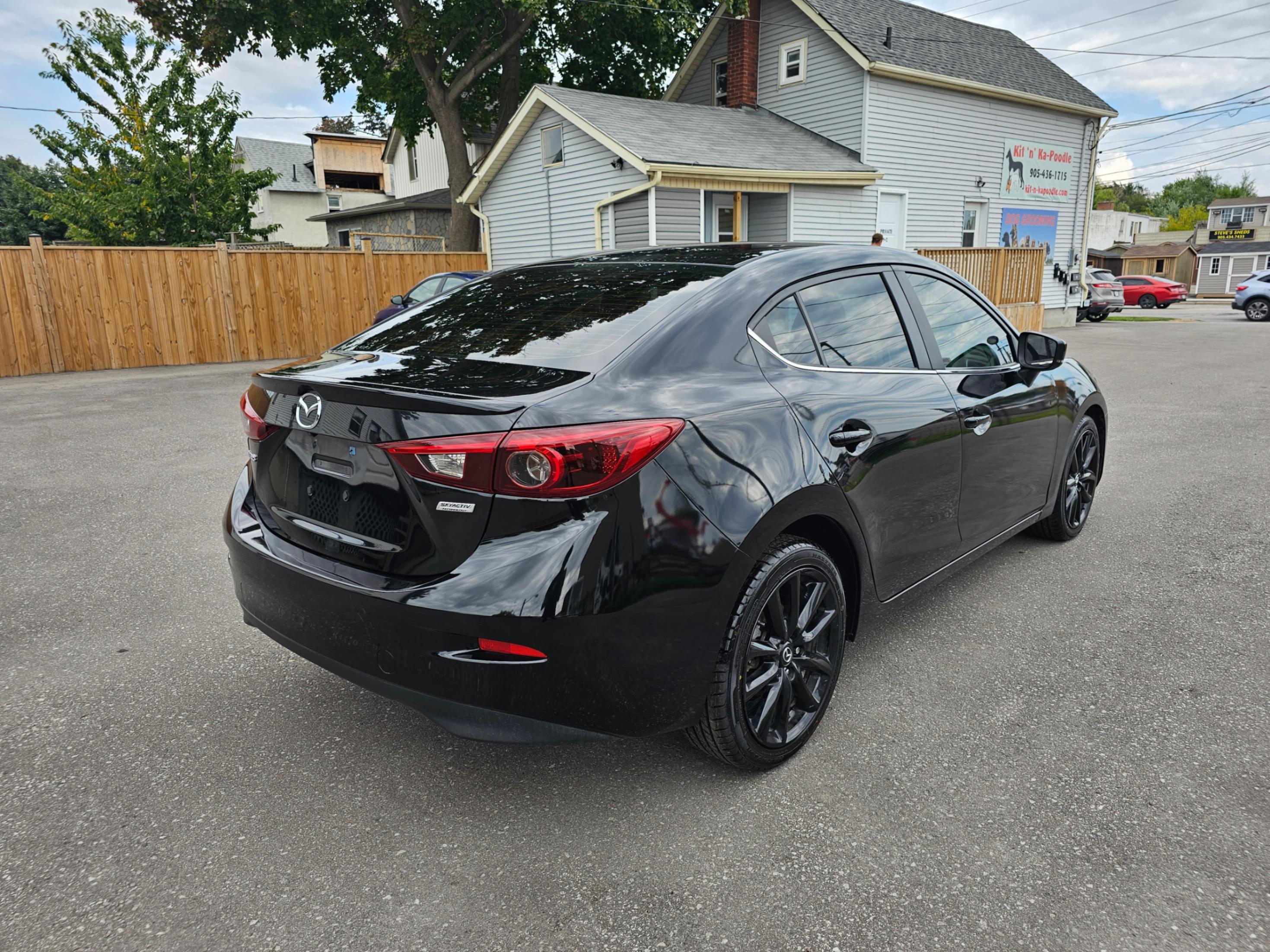 /hunsbroauto/2018-Mazda-Mazda3-3304592056894302.jpg