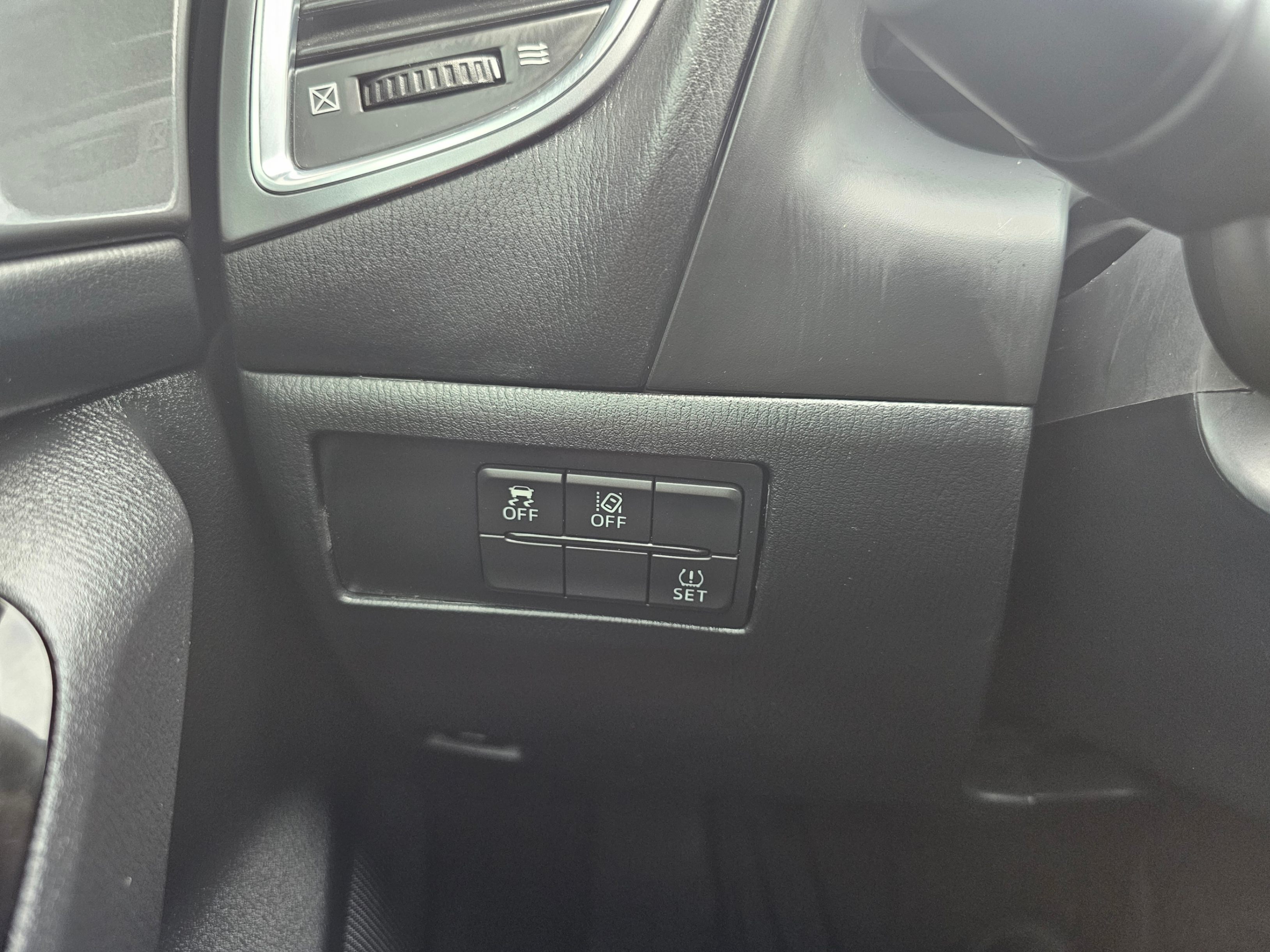 /hunsbroauto/2018-Mazda-Mazda3-3664178271805807.jpg