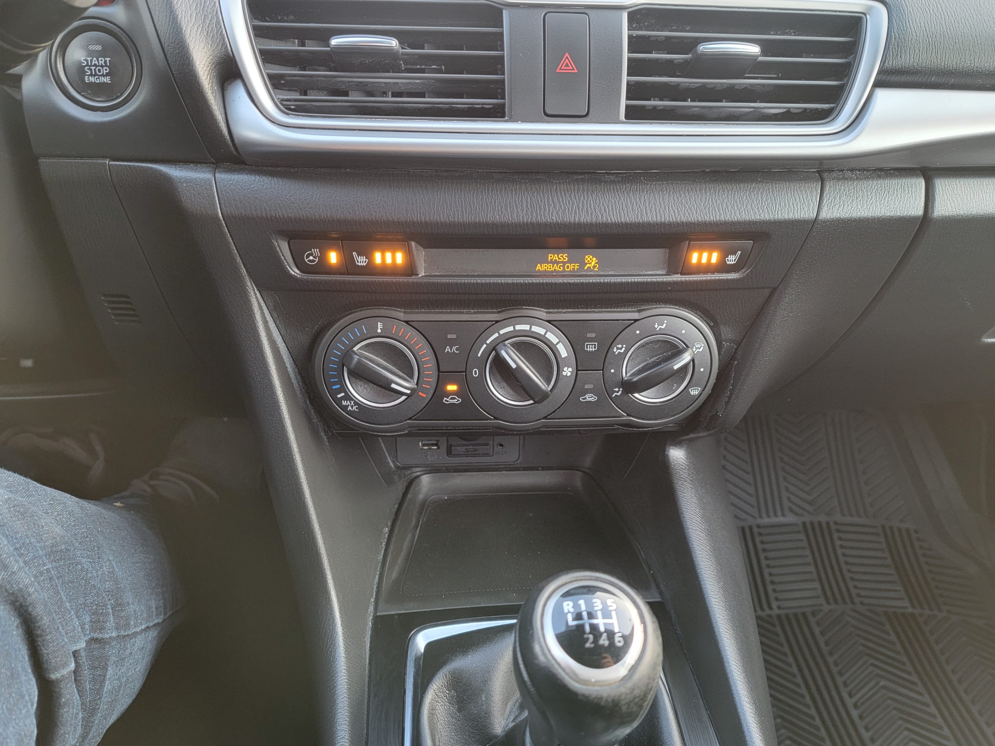 /hunsbroauto/2018-Mazda-Mazda3-5372244425518373.jpg