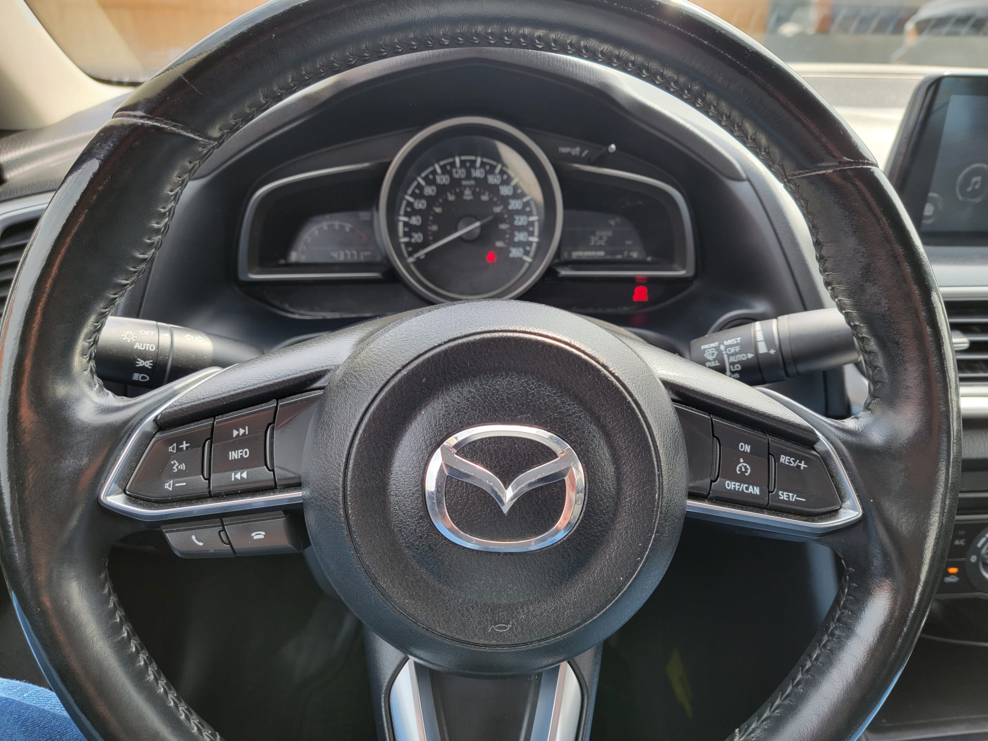 /hunsbroauto/2018-Mazda-Mazda3-598189441743622.jpg