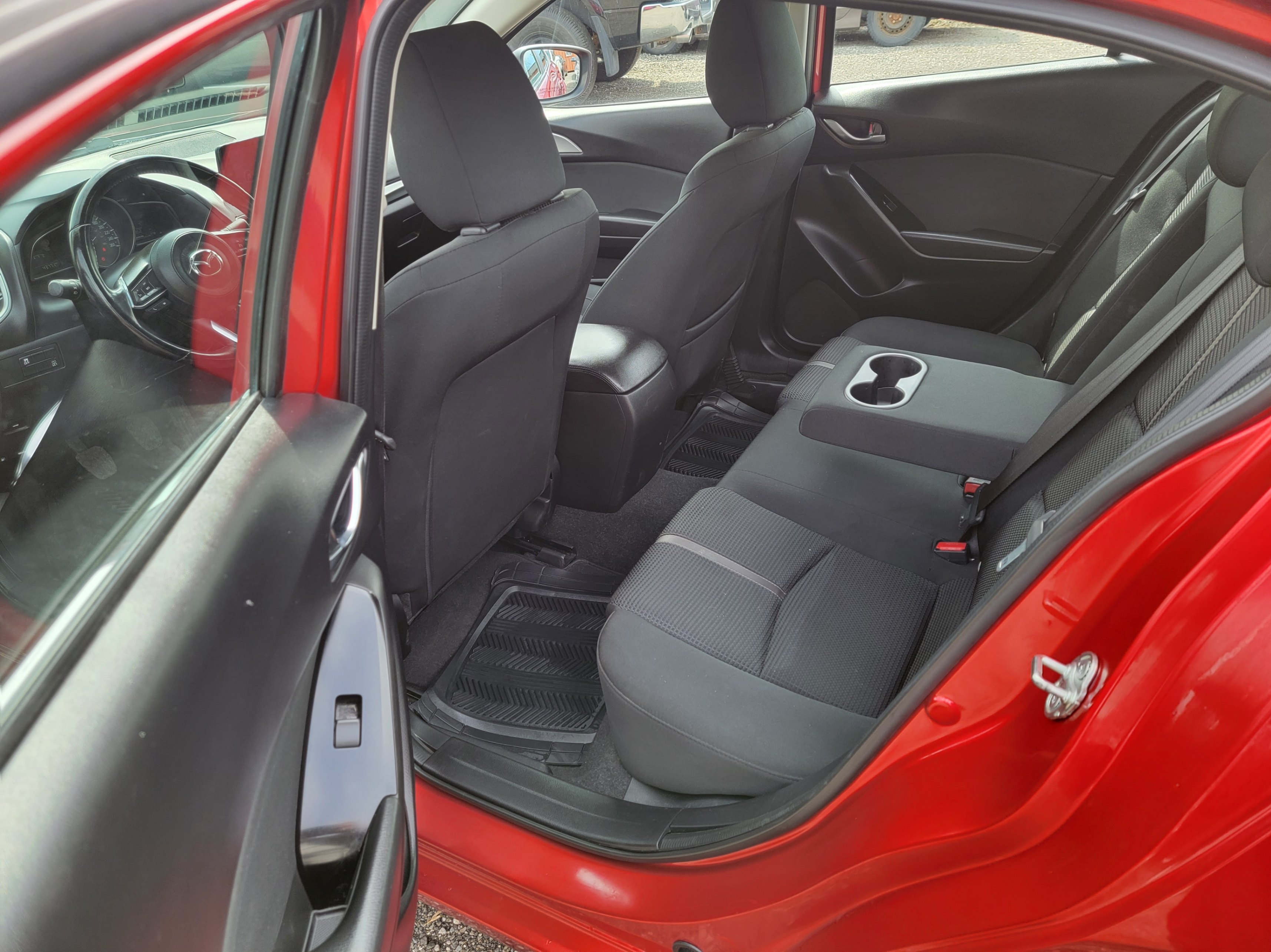 /hunsbroauto/2018-Mazda-Mazda3-7750914109551821.jpg