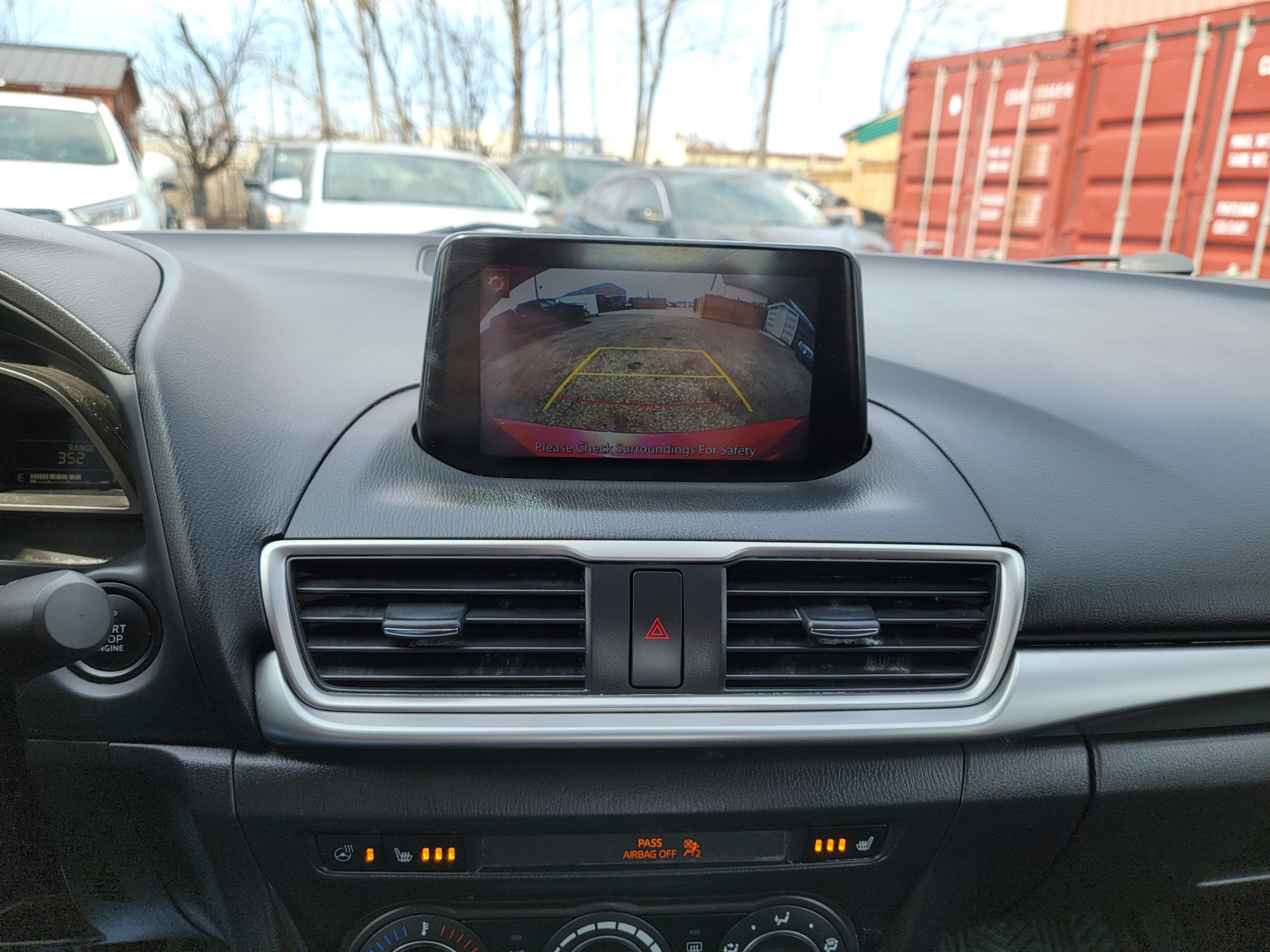 /hunsbroauto/2018-Mazda-Mazda3-9381914636627608.jpg