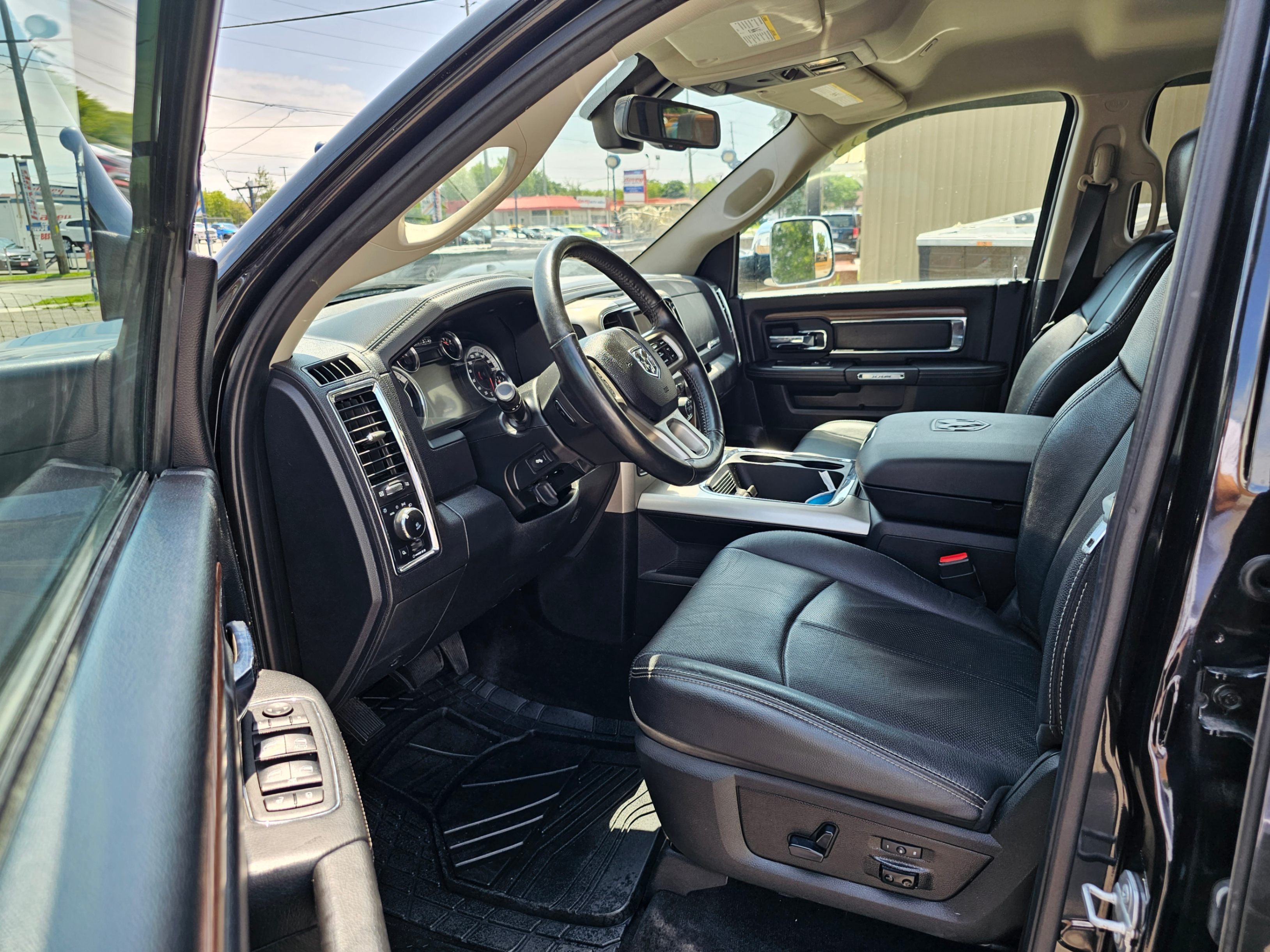 /hunsbroauto/2018-Ram-1500-014616374725318293.jpg