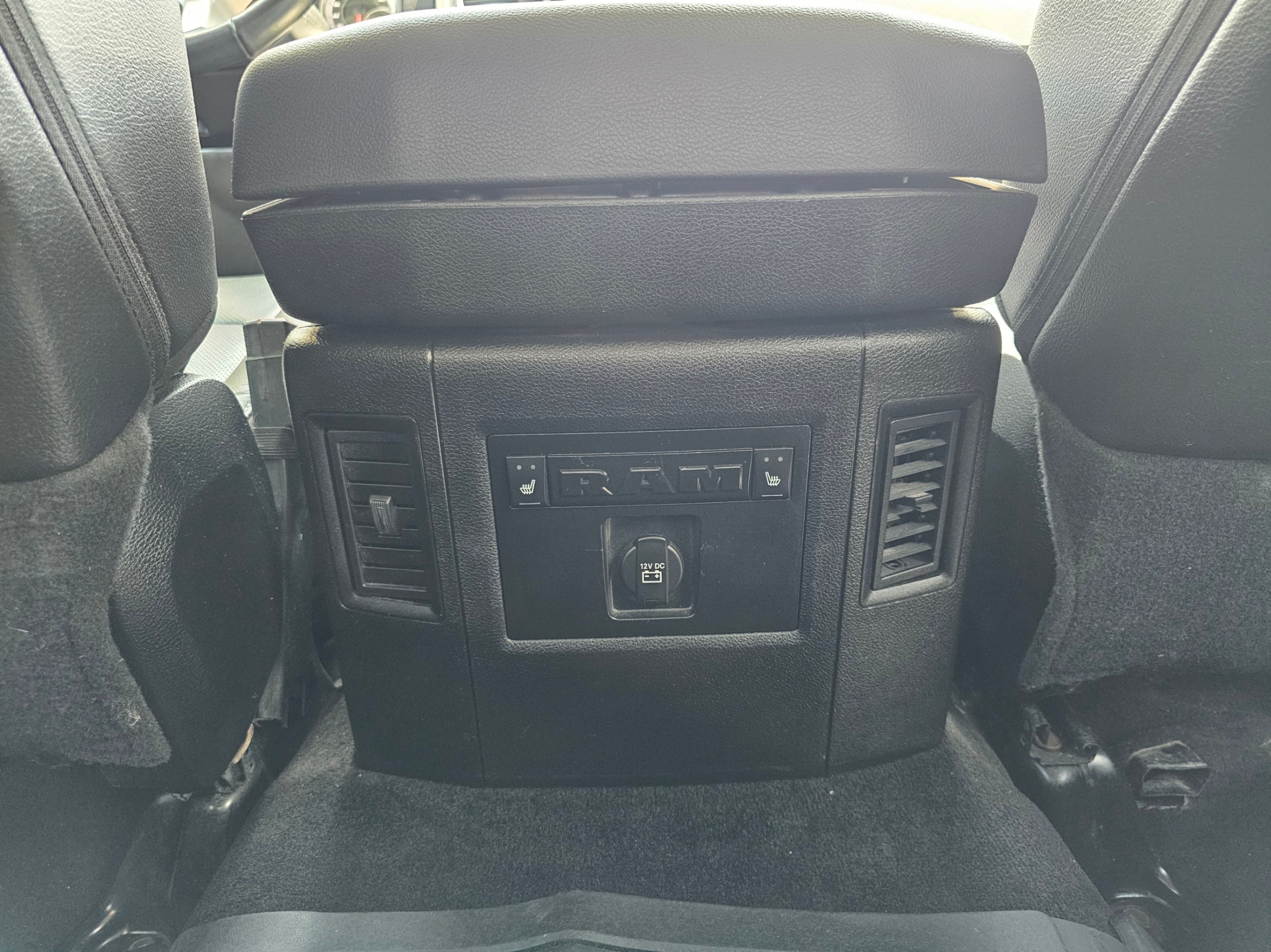 /hunsbroauto/2018-Ram-1500-05690079161952055.jpg