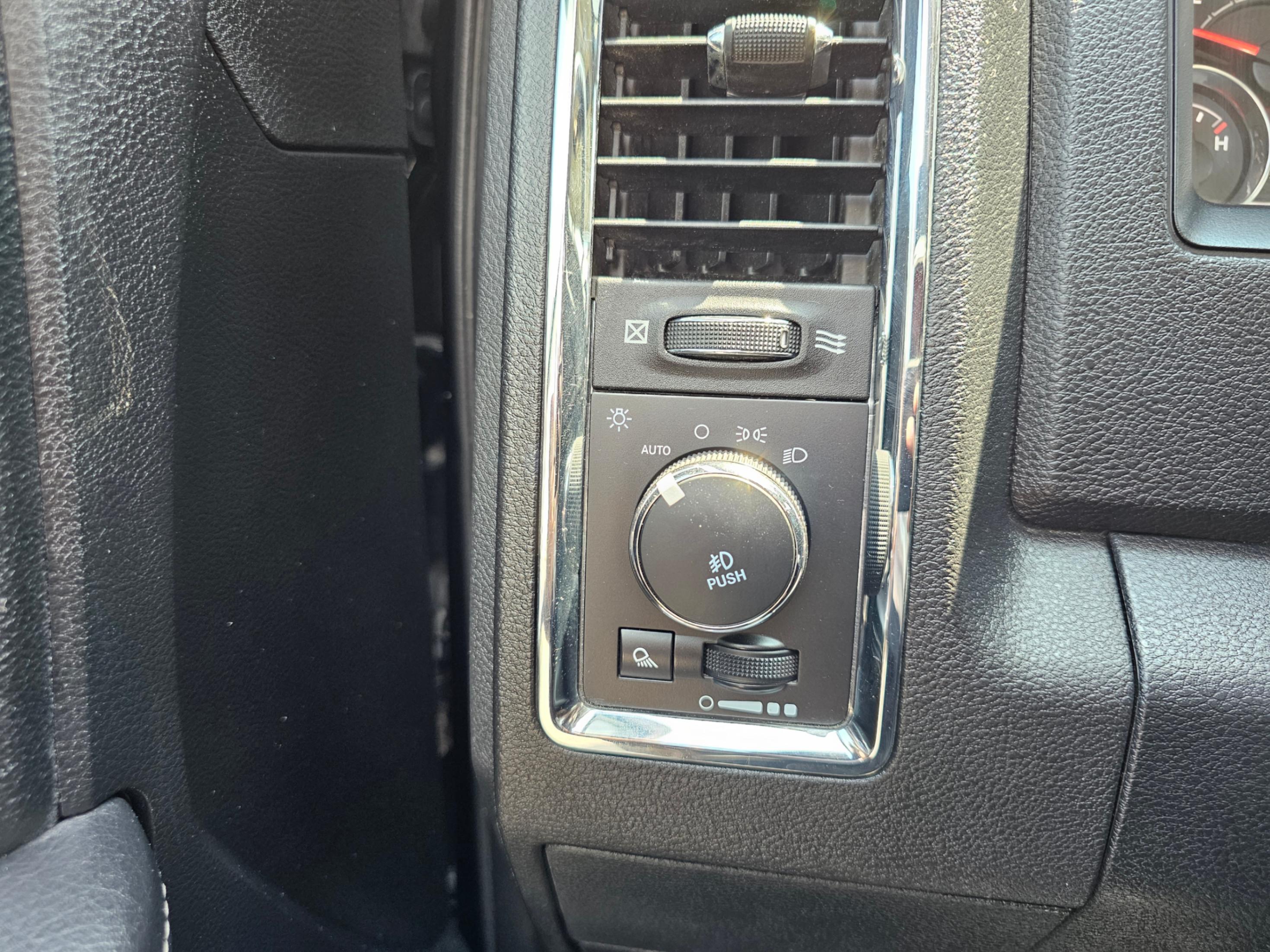 /hunsbroauto/2018-Ram-1500-277368699862343.jpg