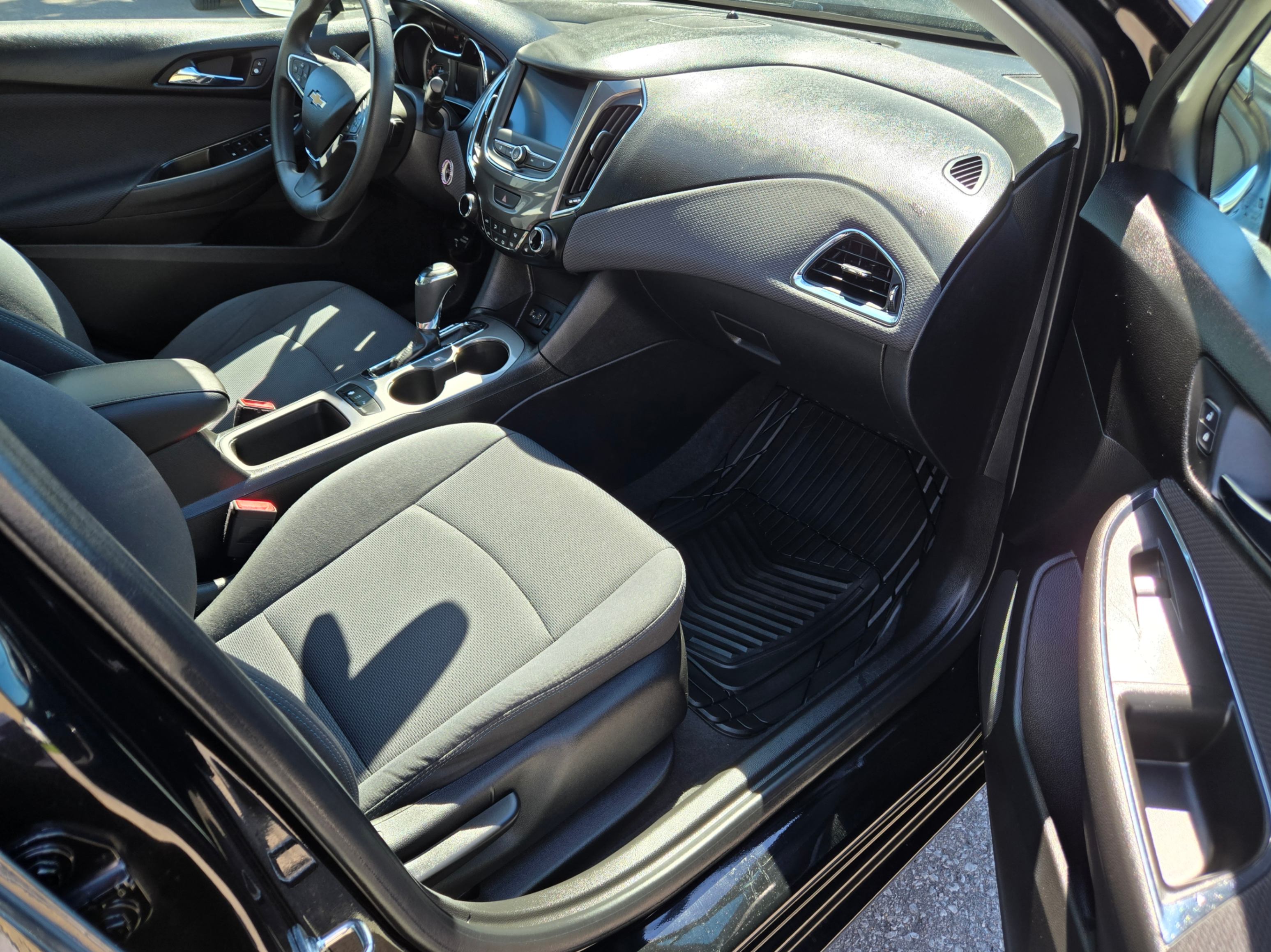 /hunsbroauto/2019-Chevrolet-Cruze-28267926905722285.jpg