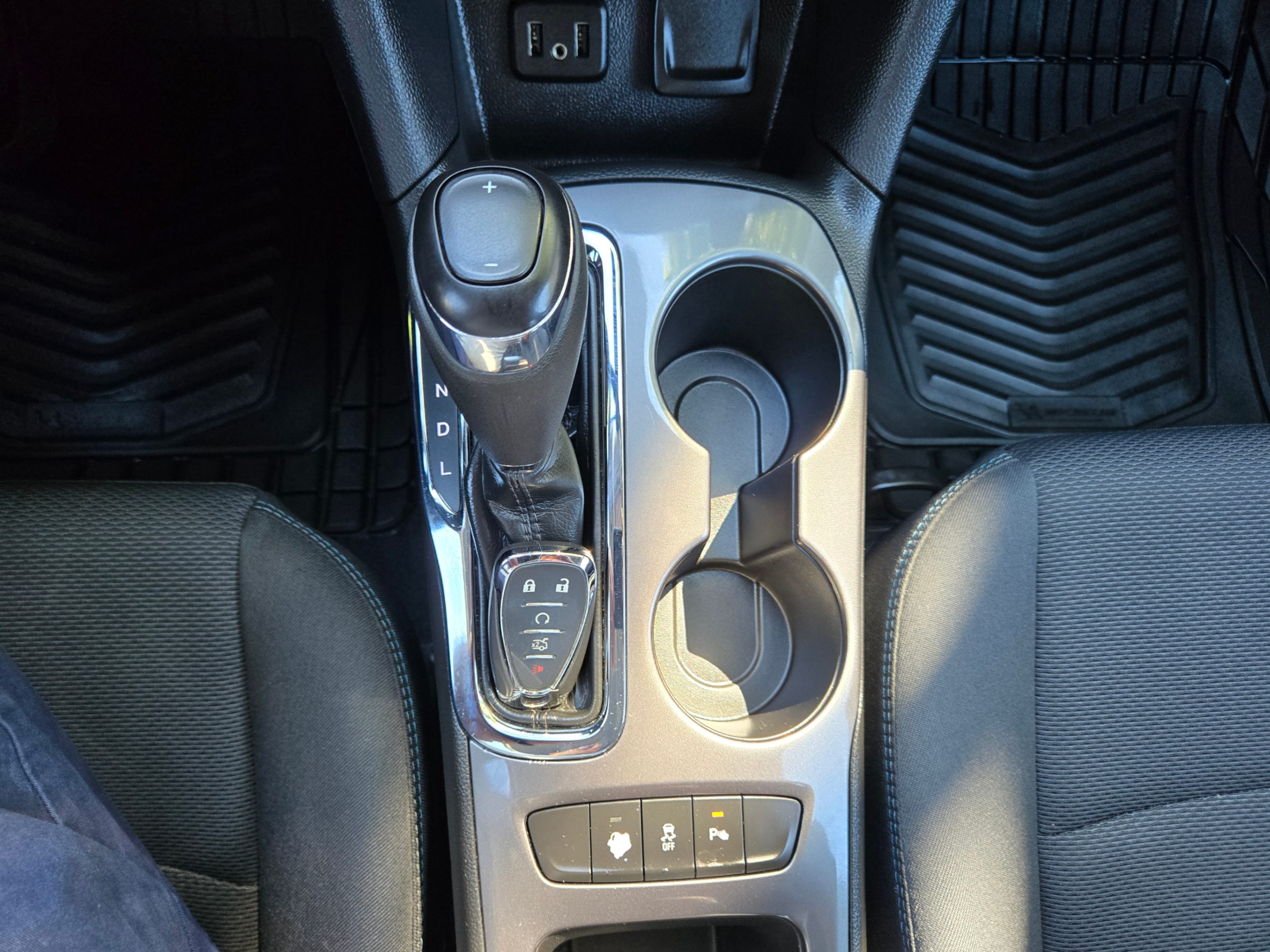 /hunsbroauto/2019-Chevrolet-Cruze-9043263220883717.jpg