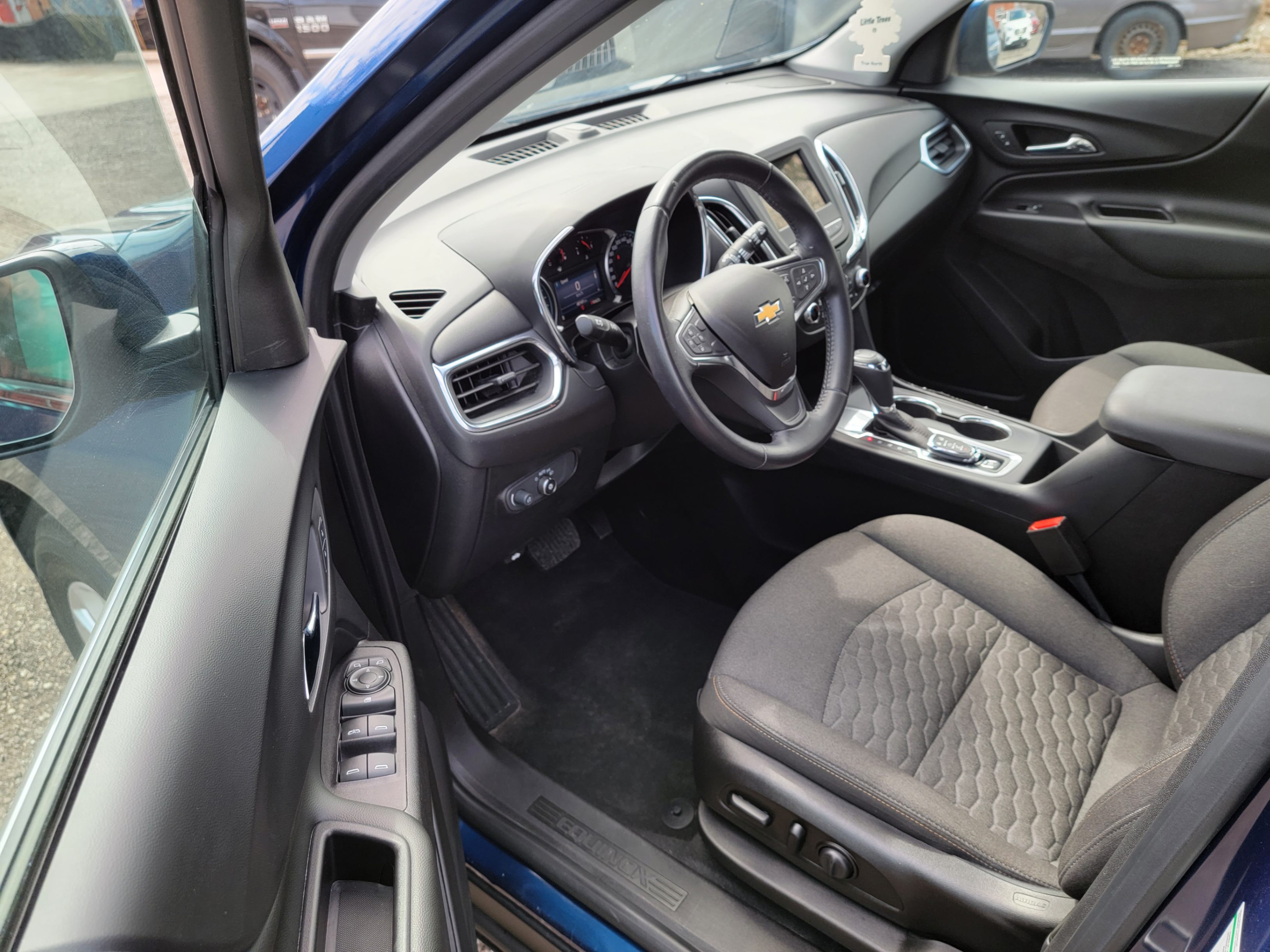 /hunsbroauto/2019-Chevrolet-Equinox-33141937337341454.jpg