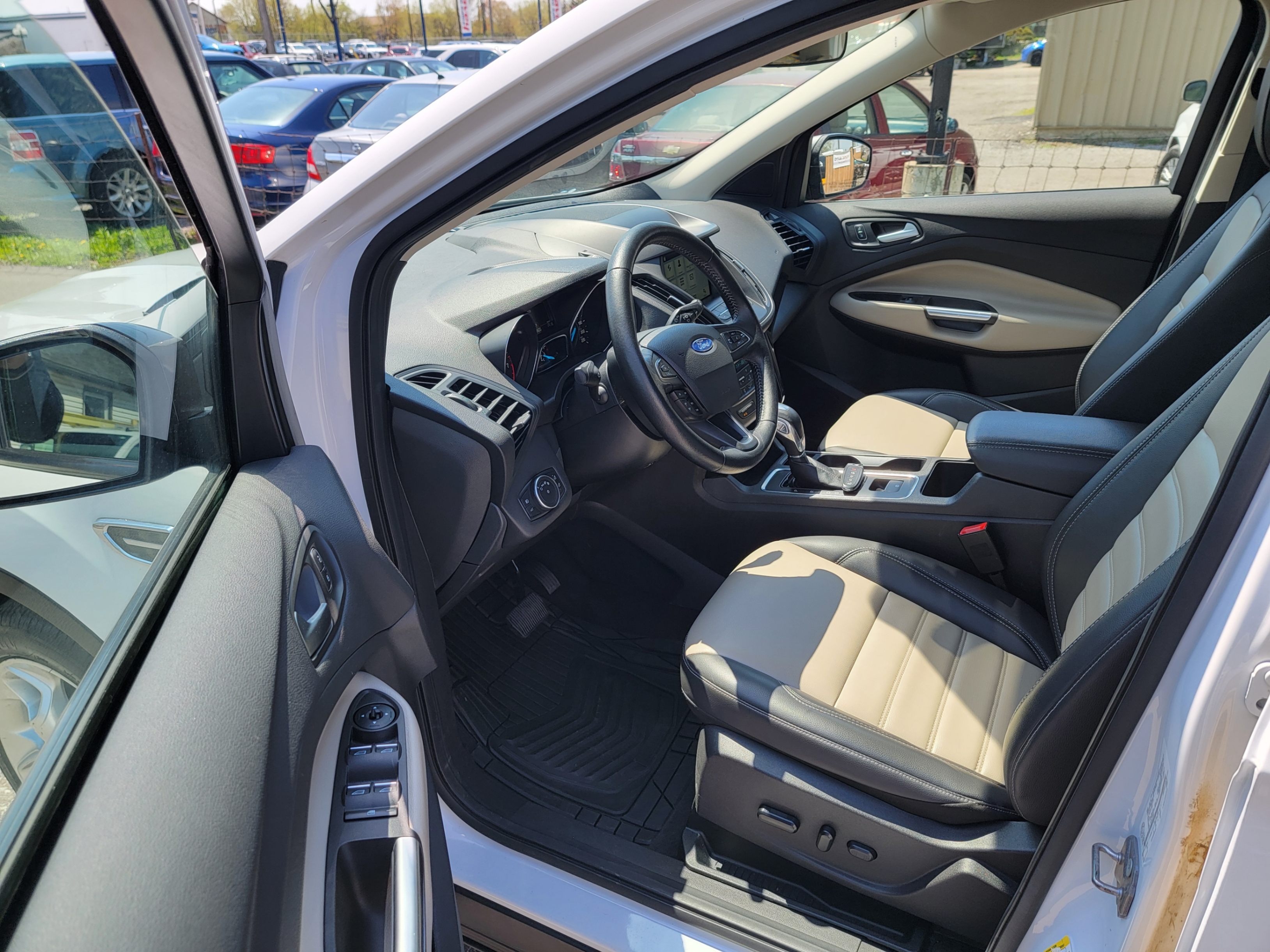 /hunsbroauto/2019-Ford-Escape-7577499501480152.jpg