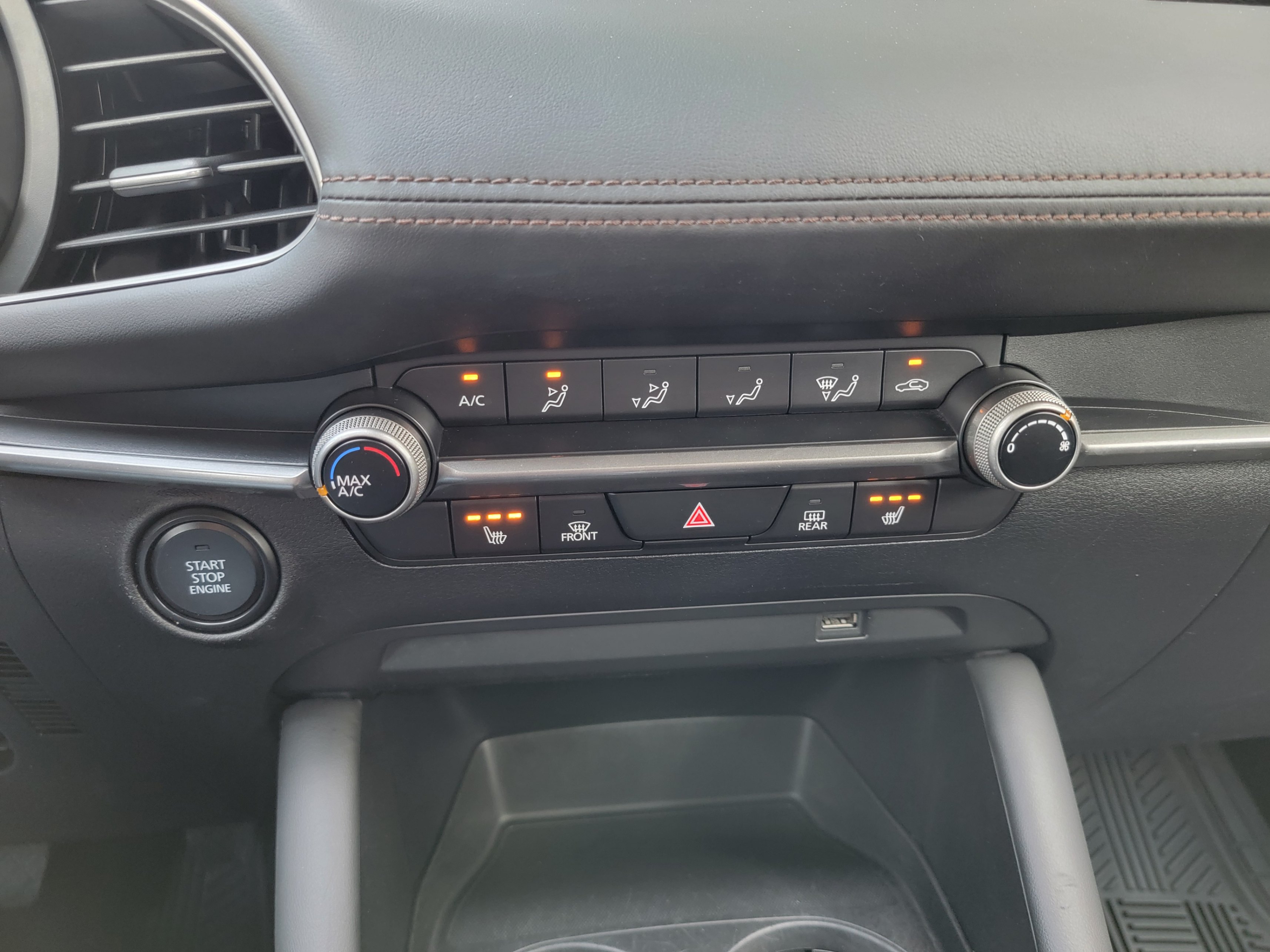 /hunsbroauto/2019-Mazda-Mazda3-050378225337646576.jpg