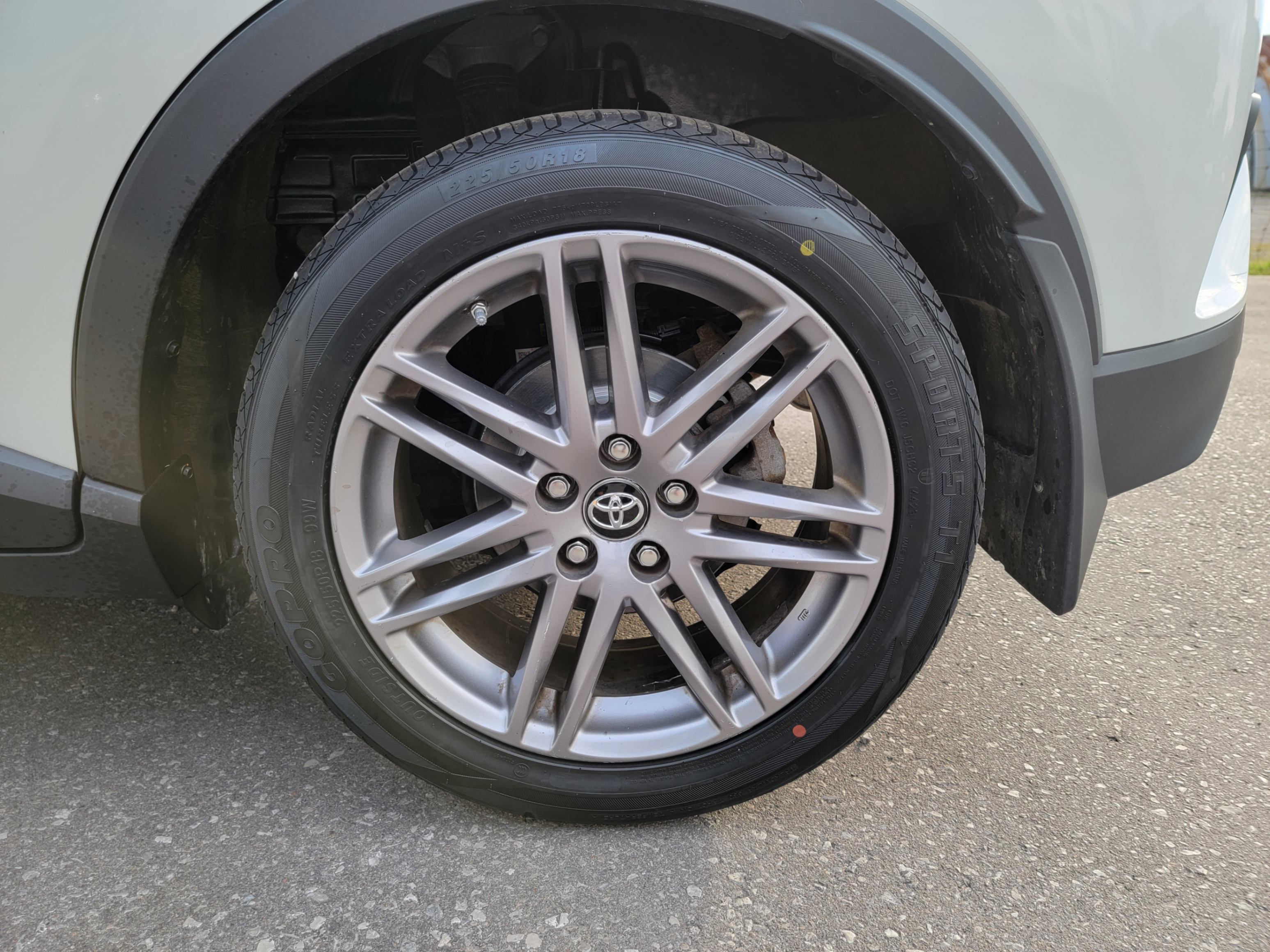 /hunsbroauto/2020-Toyota-C-HR-4728471861314323.jpg