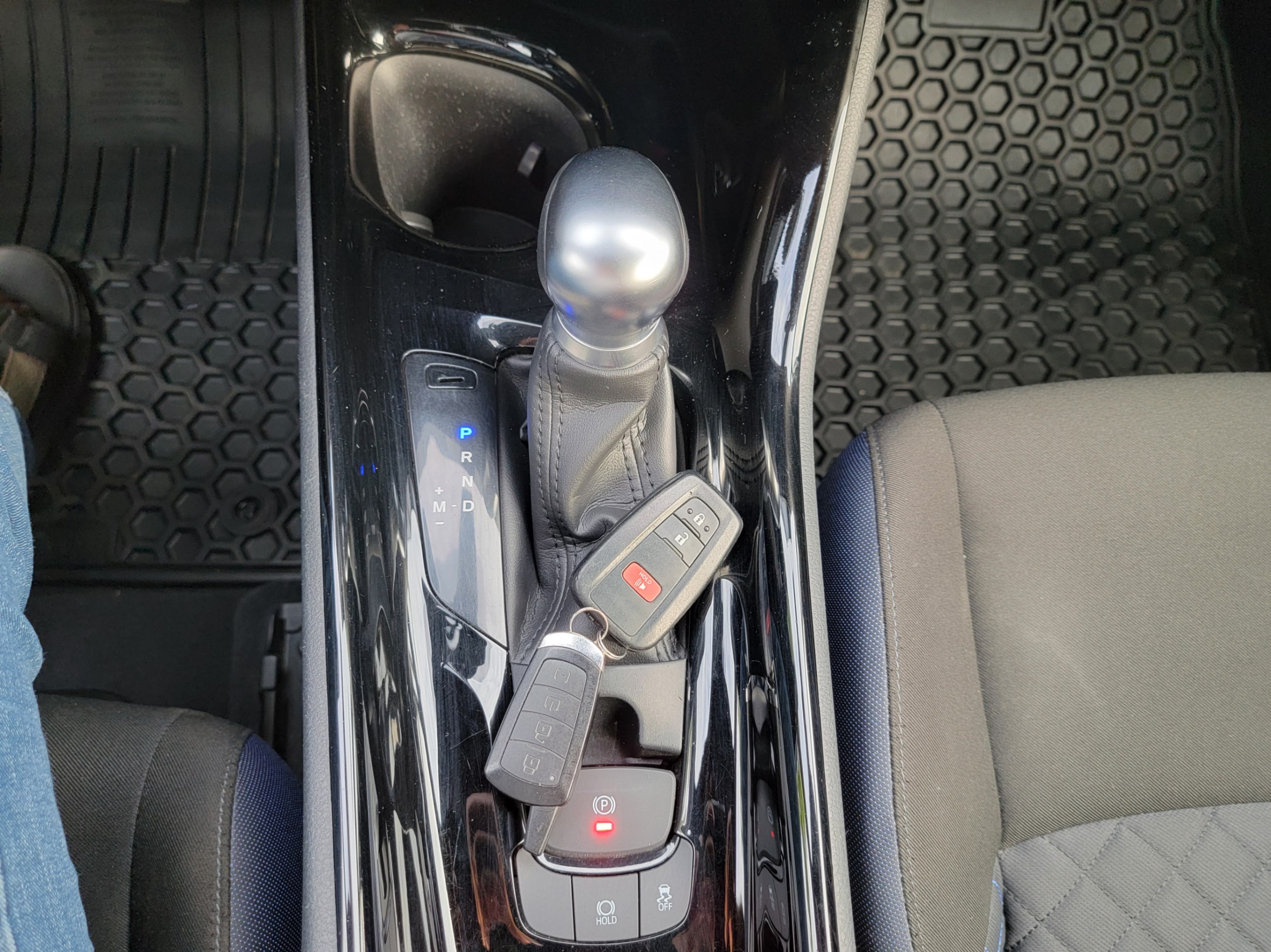 /hunsbroauto/2020-Toyota-C-HR-9029502283342243.jpg