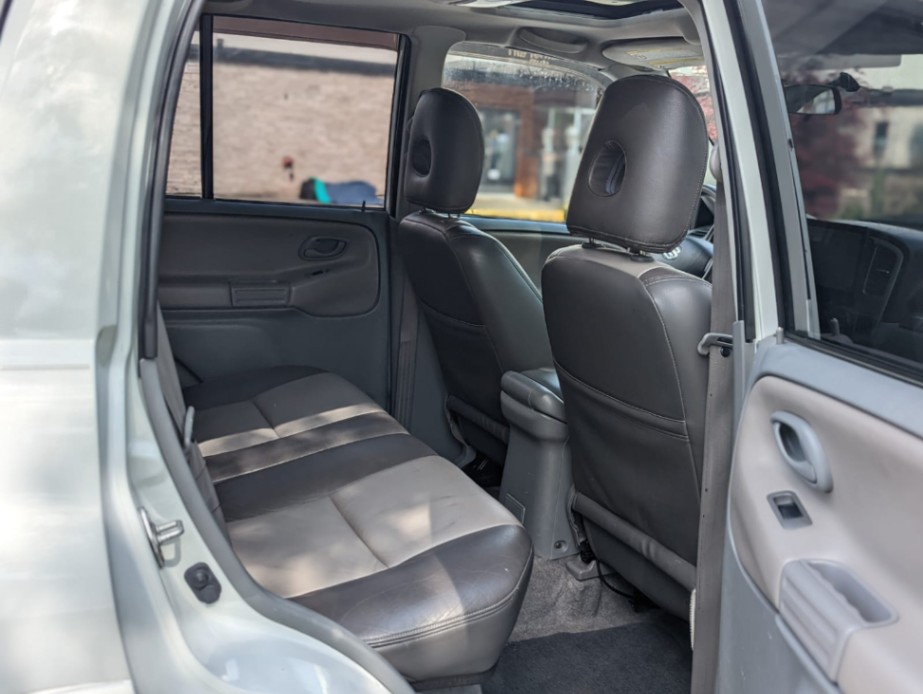 /idrivemotors/2003-Suzuki-GrandVitara-14689851502135776.jpg